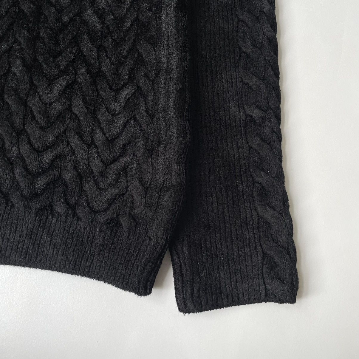 Haider Ackermann Black Chenile Chevron Velvet Sweater Size US S / EU 44-46 / 1 - 9 Thumbnail