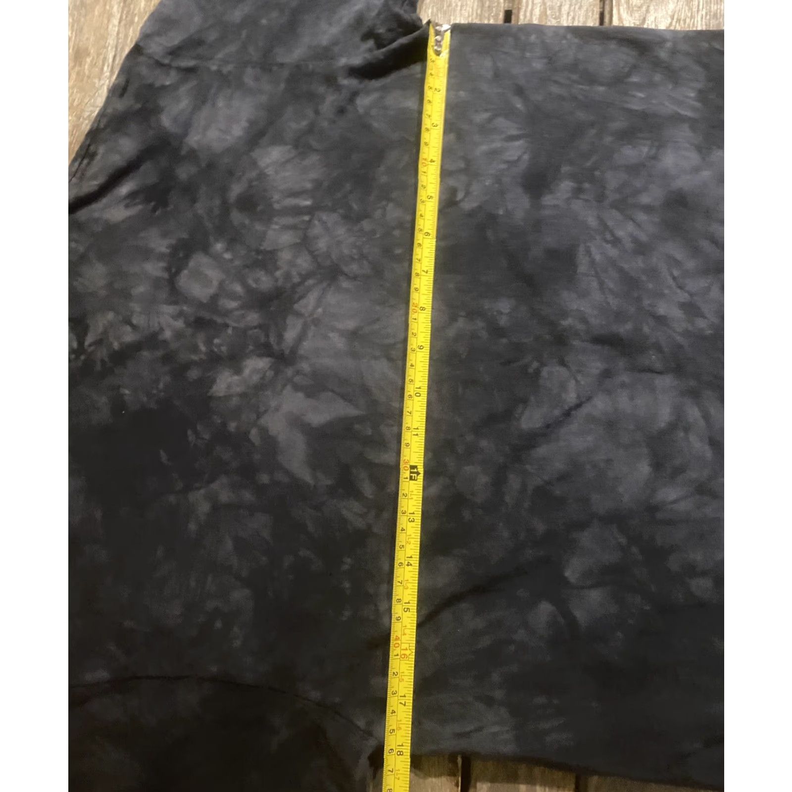 The Mountain VINTAGE The Mountain Unisex Graphic T-Shirt Black Lab Face Sz Medium Tie dye Shirt Mens Womens Size US M / EU 48-50 / 2 - 7 Thumbnail