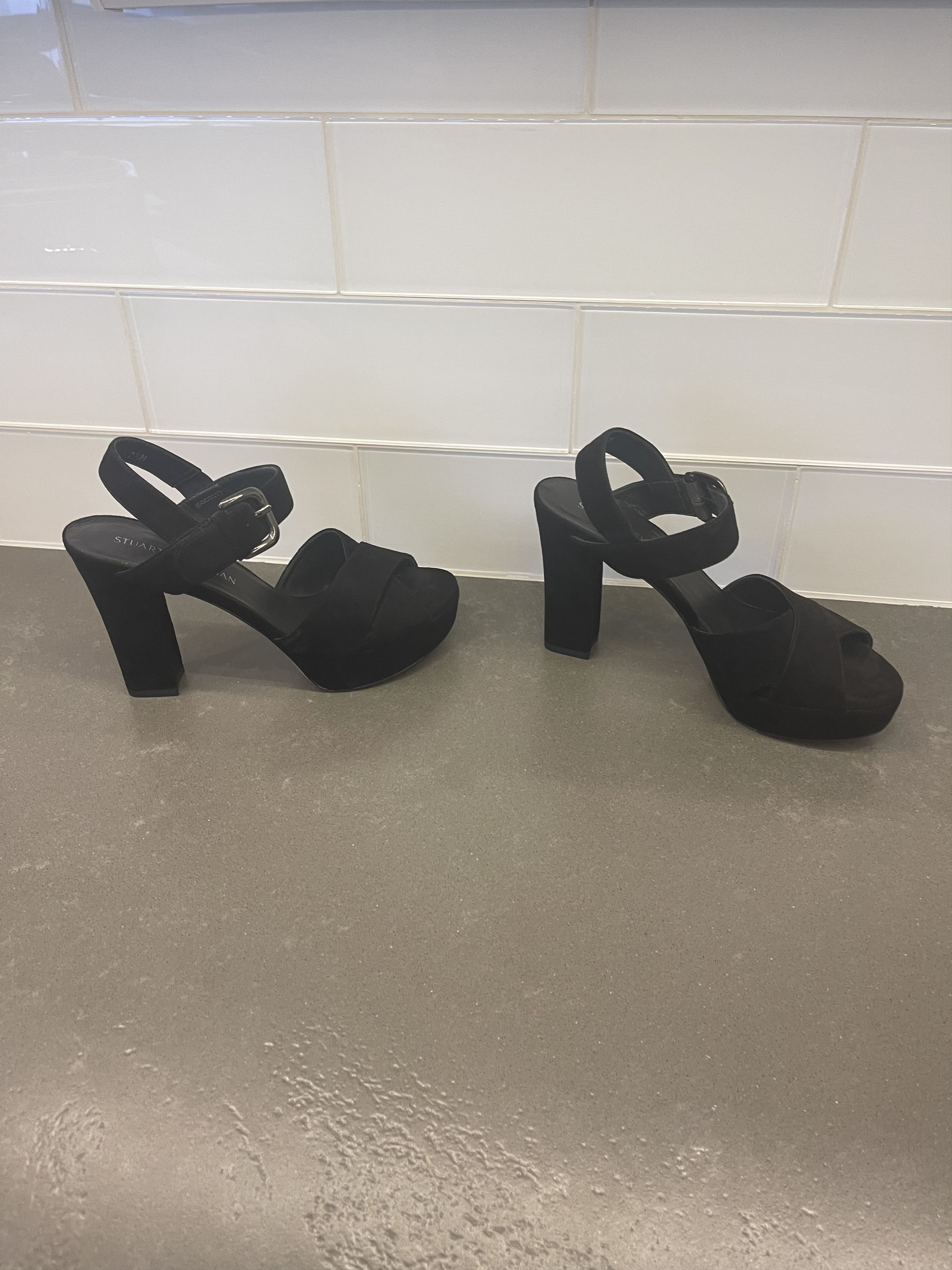 Stuart Weitzman Black Velvet Heels Size US 7.5 / IT 37.5 - 3 Thumbnail