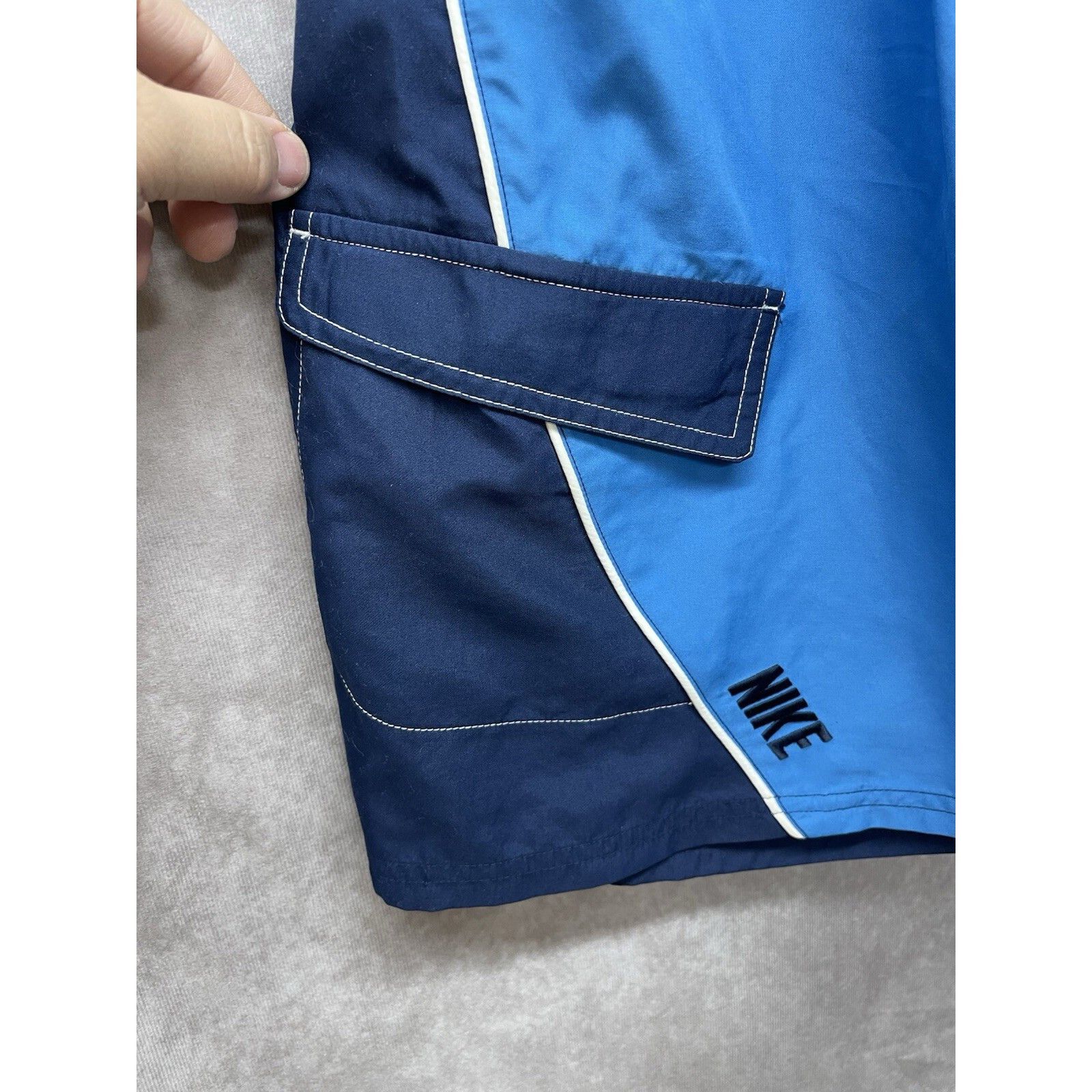 Nike VTG 90S Y2K NIKE BLUE SILVER TAG STRIPED POCKET SHORTS SWIM Size US XL / EU 56 / 4 - 4 Thumbnail