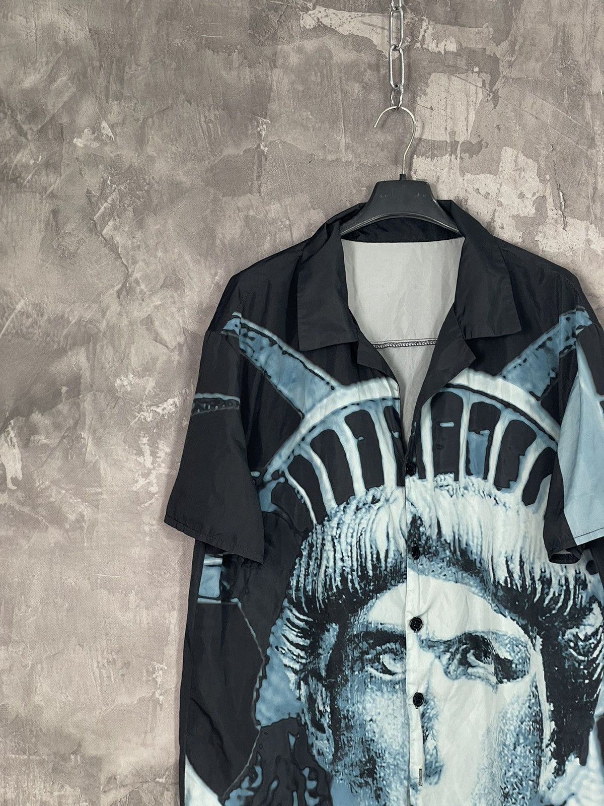 Japanese Brand × Vintage Avant Garde Graphic Statue Of Liberty Overlogo button Shirt Size US L / EU 52-54 / 3 - 3 Thumbnail