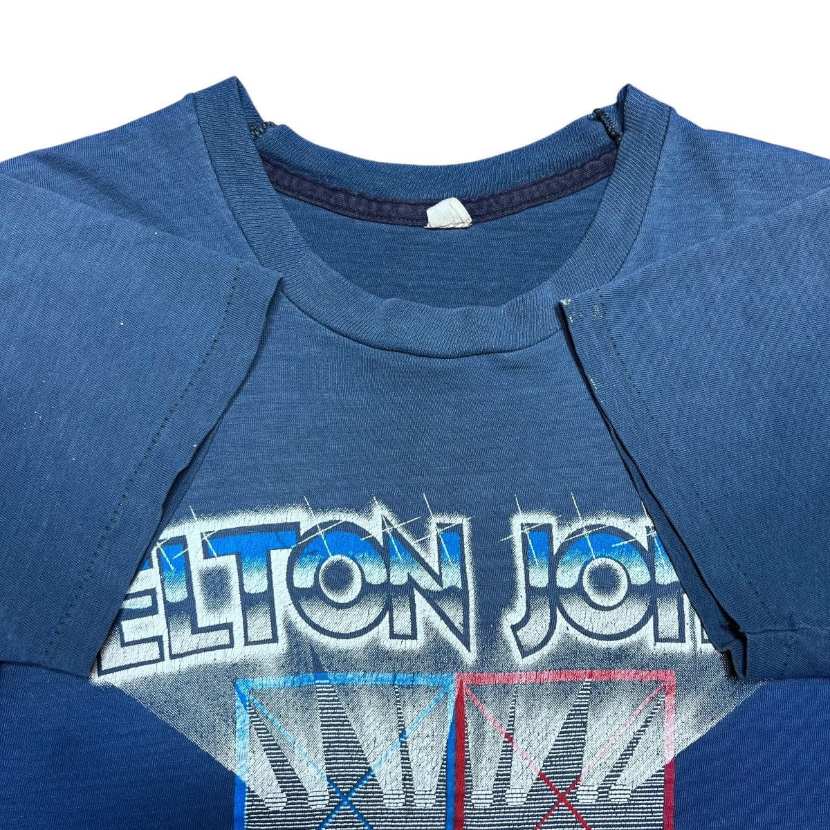 Band Tees Vintage 1980 Elton John Tour Piano Concert Graphic Band Tee Size US S / EU 44-46 / 1 - 2 Thumbnail