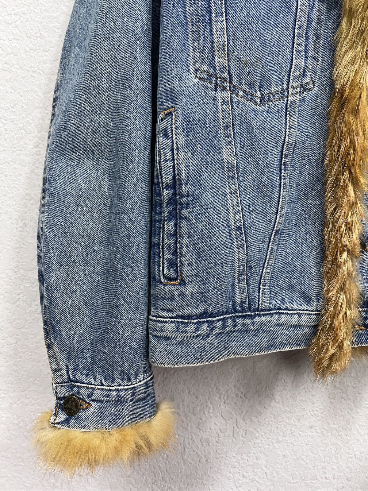 If Six Was Nine If six was nine trucker jacket real fur cropped hype y2k Size US M / EU 48-50 / 2 - 7 Thumbnail