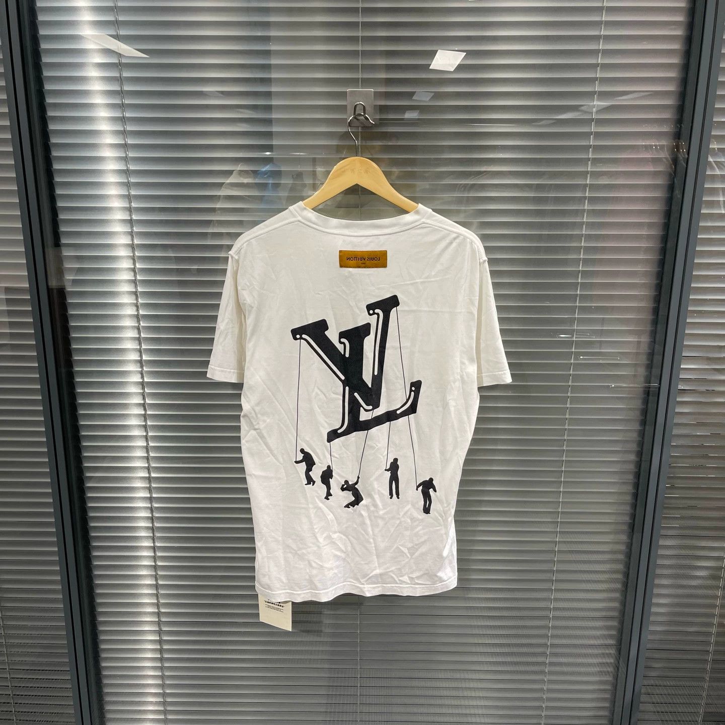 Louis Vuitton Louis Vuitton Paratrooper Print Short Sleeve T-shirt XL Size US XL / EU 56 / 4 - 2 Thumbnail