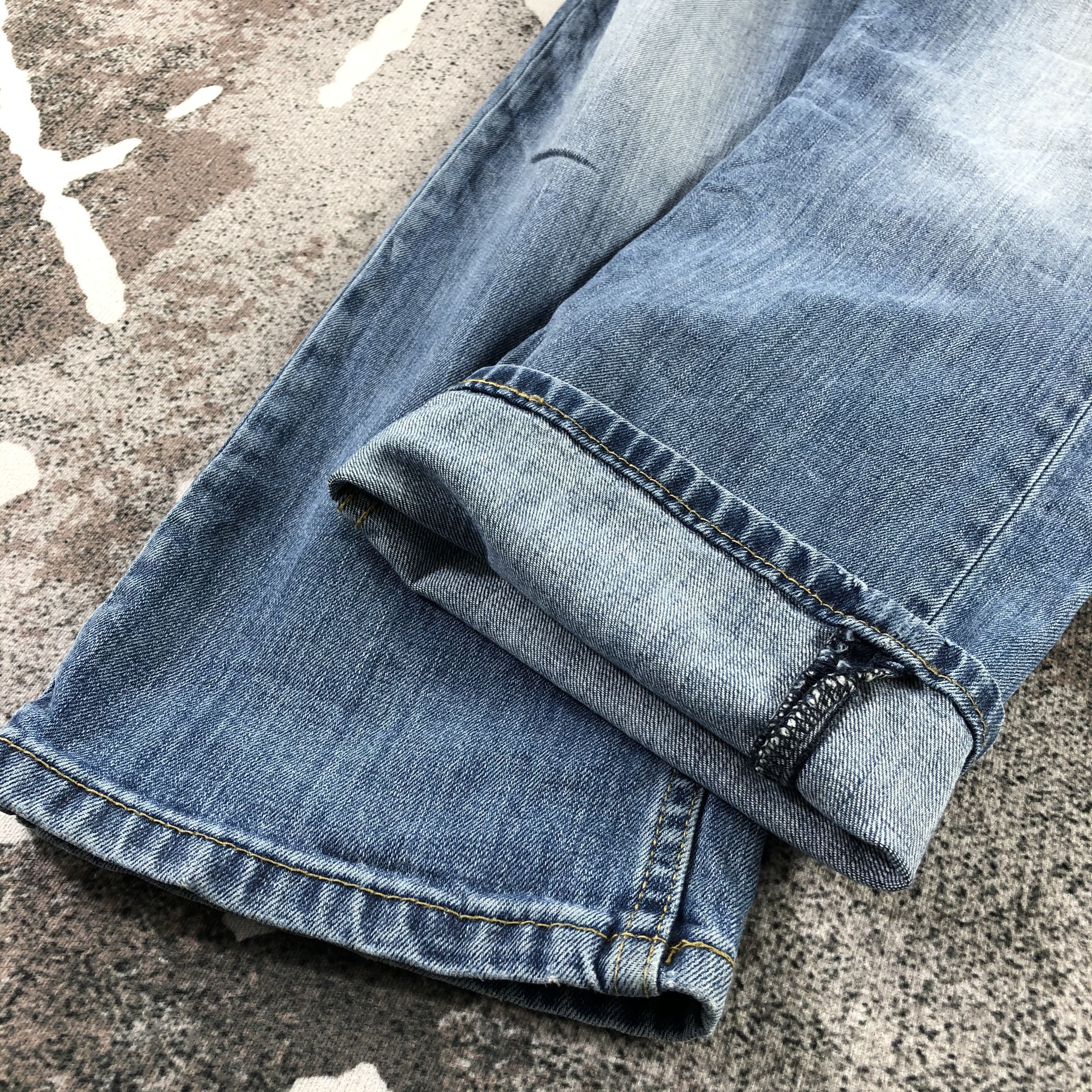 Levi's Vintage Levis 513 Jeans Medium Blue Denim KJ1378 Size US 34 / EU 50 - 6 Thumbnail