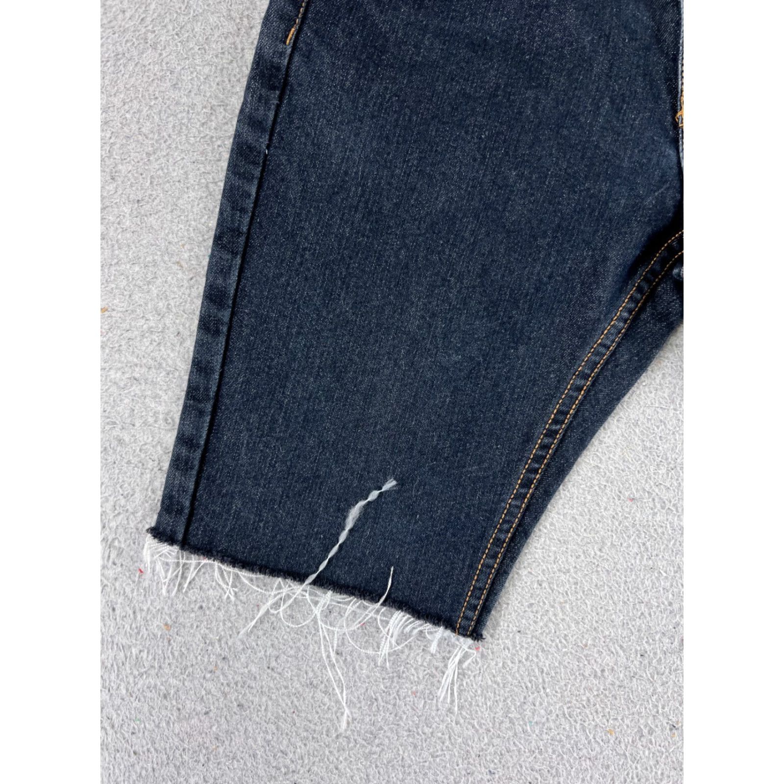 Denime VINTAGE Genes Shorts Womens 28 Blue Denim Jean Cutoff Mid Rise Dark Wash 26x10 Shirt Womens 28 Blue Denim Cut-Off 90s? Size 28" / US 6 / IT 42 - 3 Thumbnail