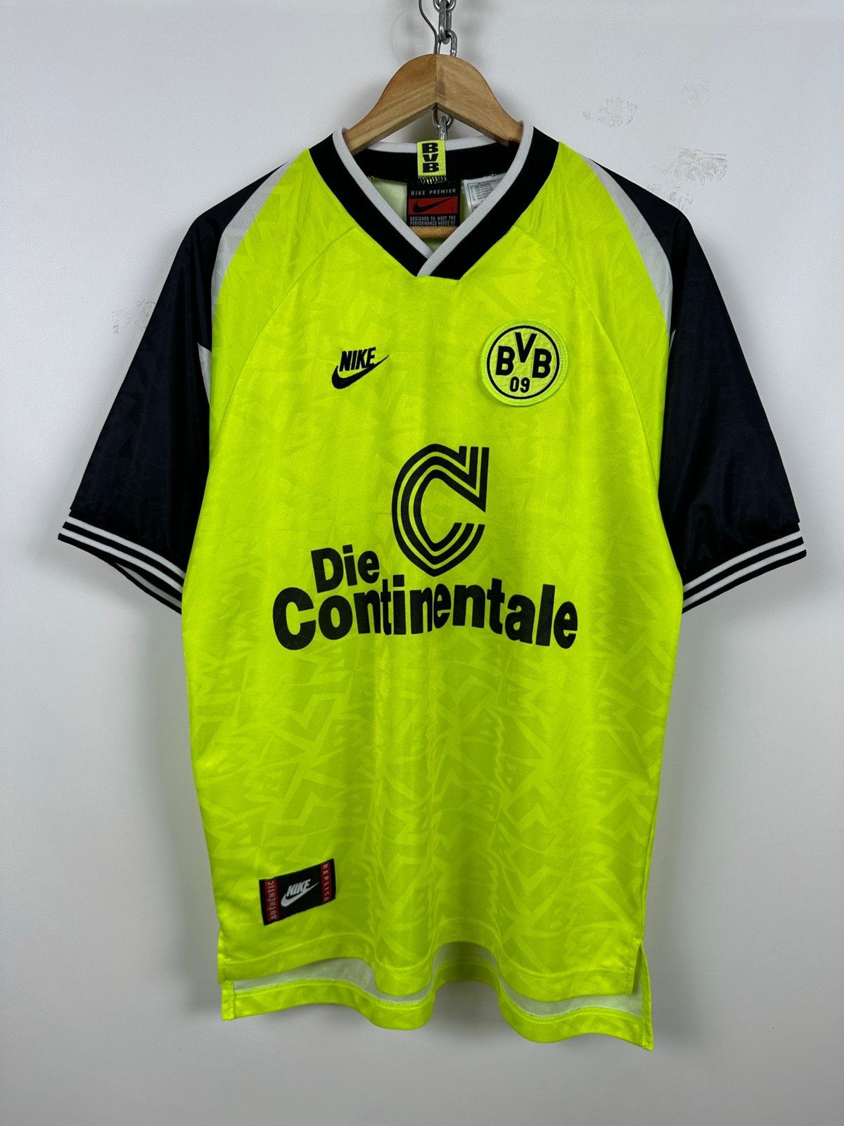 Nike 1995/96 Nike Borussia Dortmund Deutschmeister Soccer Jersey Size US L / EU 52-54 / 3 - 1 Thumbnail