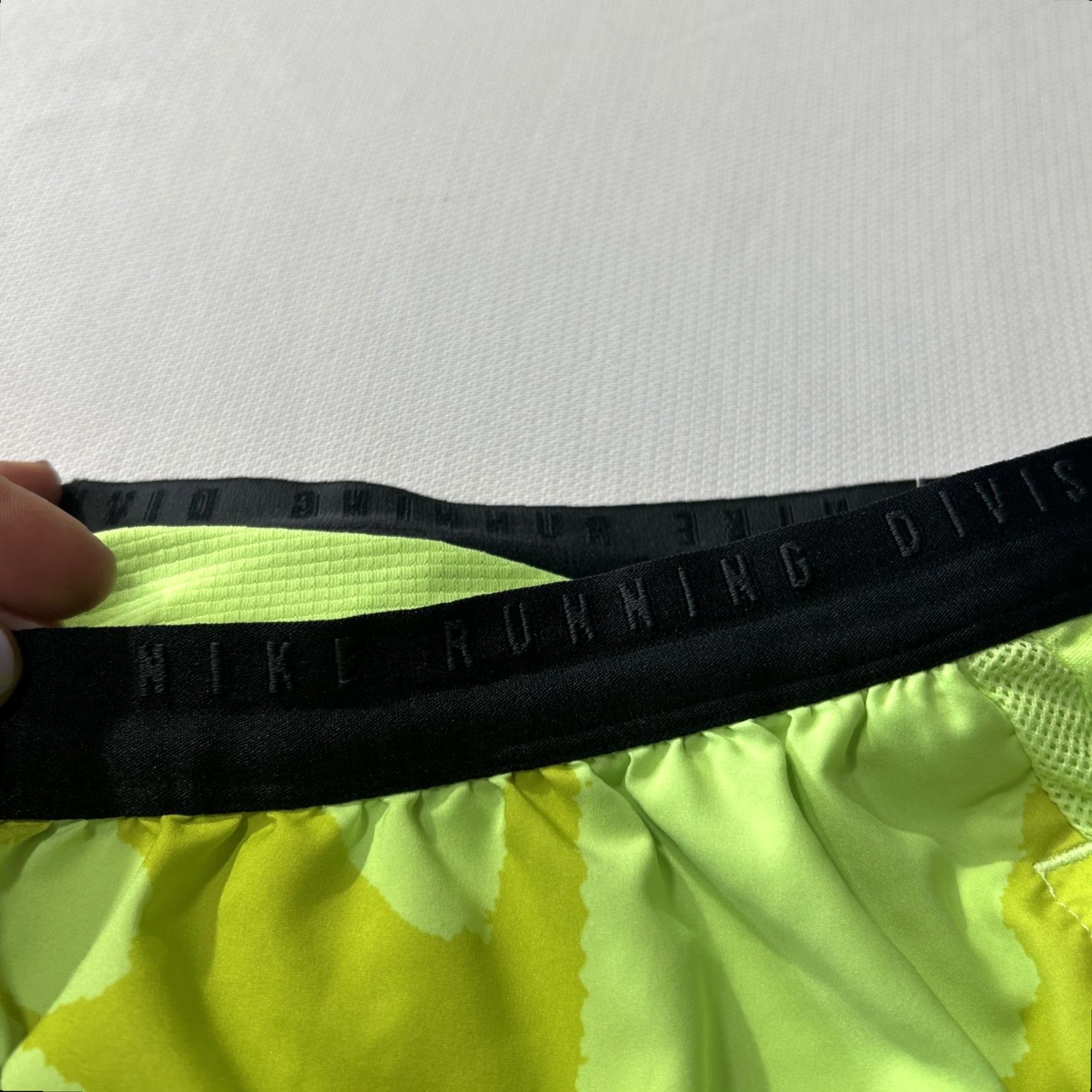 Nike Nike Running Division 2- In 1 Shorts Men L 4.5” Green Yellow, Regular, Athletic, Pockets, Drawstring, Elastic Waist, Polyester, Men, Sports Nike Size US 33 - 7 Thumbnail
