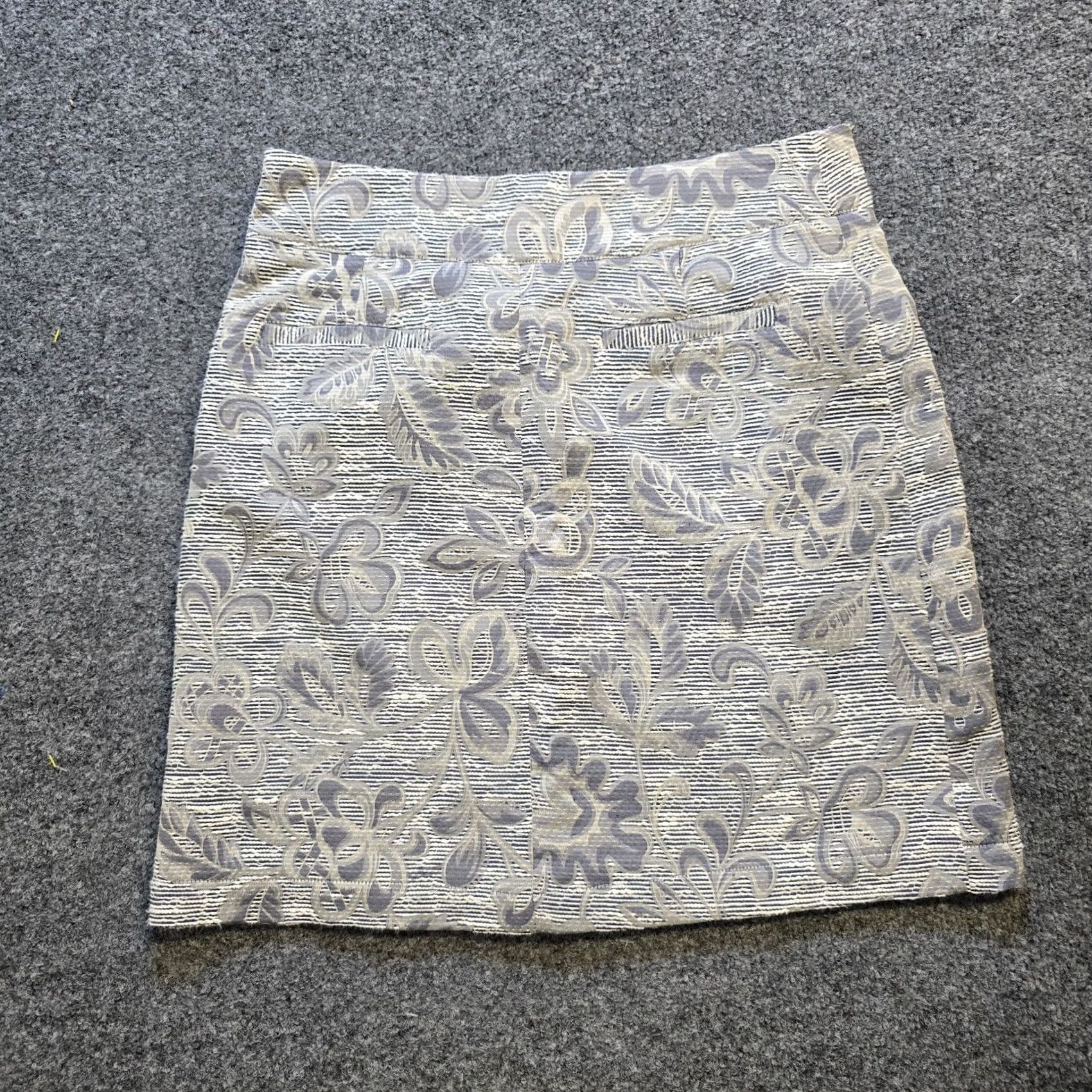 Anthropologie Maeve Anthropologie Skirt Womens Size 10 Gray Floral Bow Slit Pencil Short Tweed Pattern Cap Sleeve Size 32" / US 10 / IT 46 - 7 Thumbnail