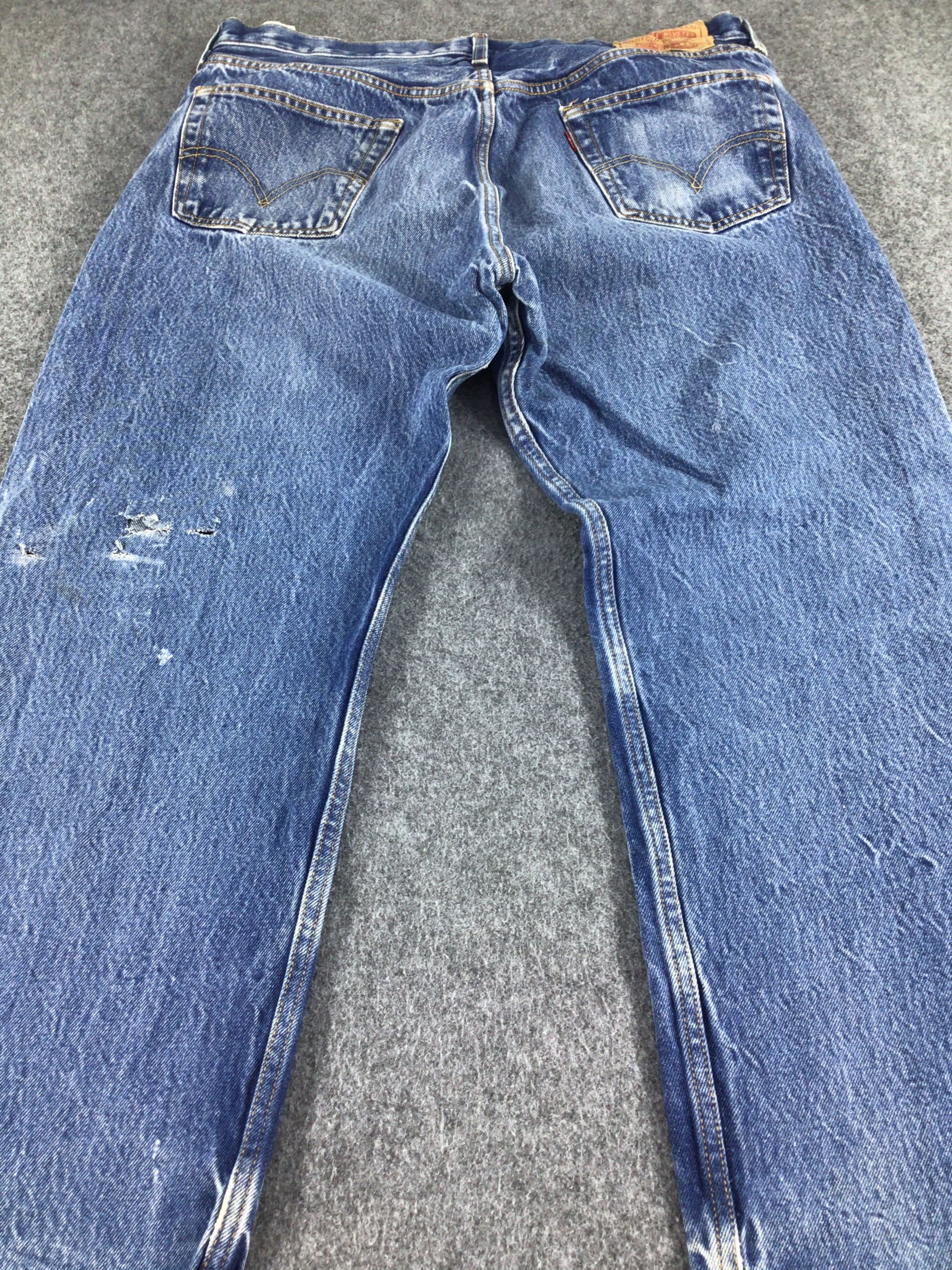 Levi's Vintage Levis 501 Jeans Blue Wash Denim -J437 Size US 36 / EU 52 - 4 Thumbnail