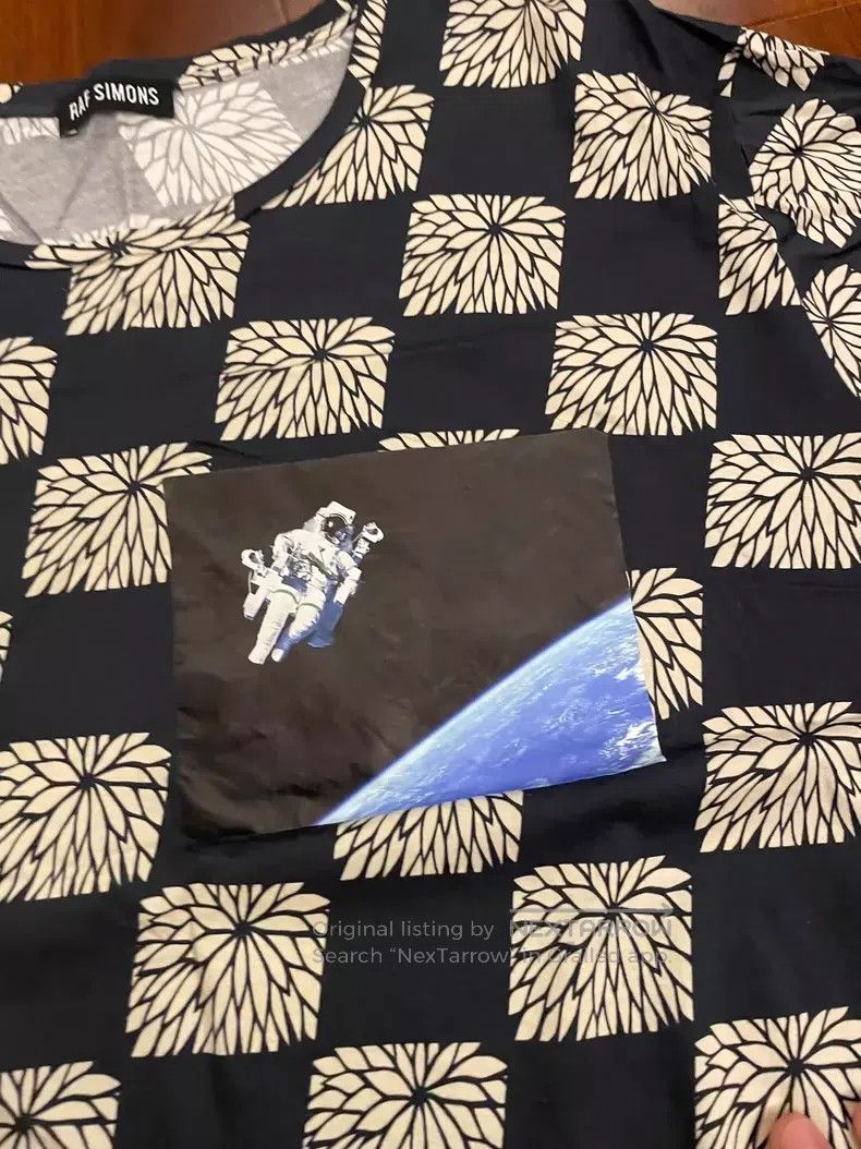 Raf Simons Raf Simons Astronaut Checkerboard T-shirt Size US XL / EU 56 / 4 - 2 Thumbnail