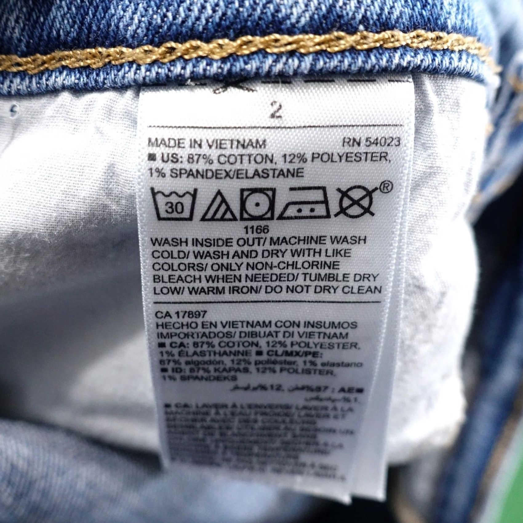 Old Navy Old Navy Boyfriend Shorts Womens 2 Blue Denim 28 Waist 3 Inseam Cuffed Size 26" / US 2 / IT 38 - 5 Thumbnail
