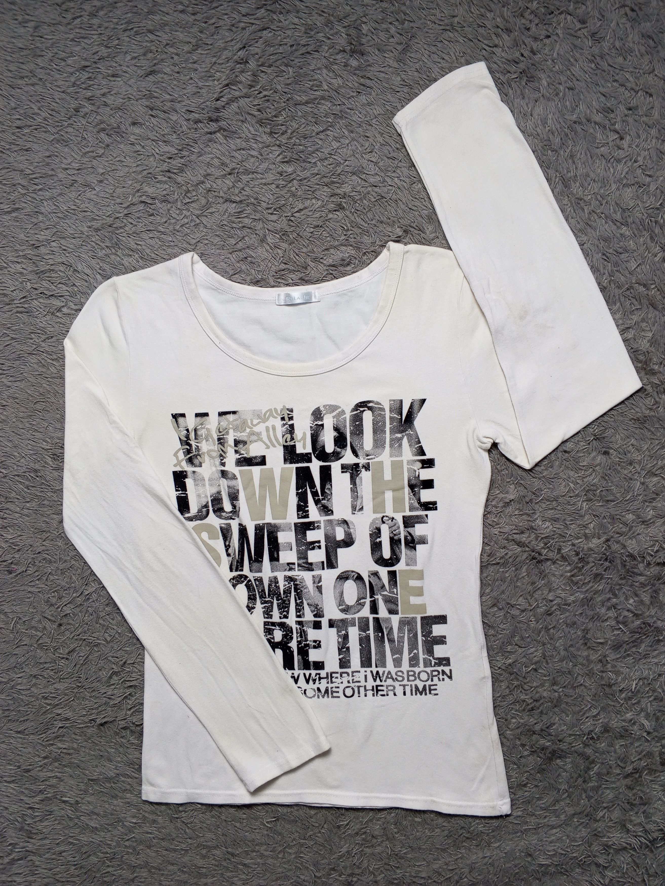 Japanese Brand Japanese Brand Relache Poem LongSleeve Size XS / US 0-2 / IT 36-38 - 1 Thumbnail