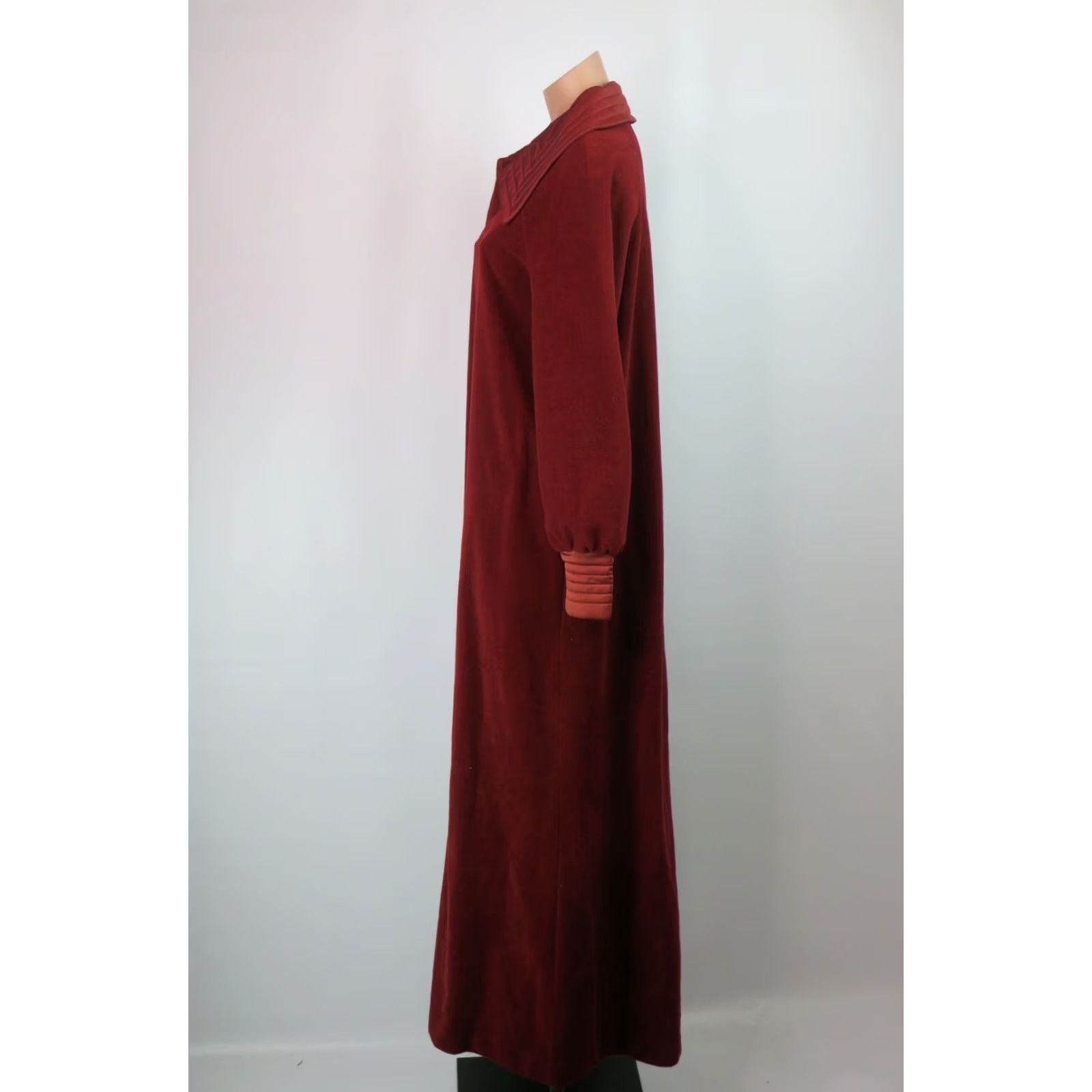 Vintage VTG Vanity Fair Rust Velour Long Robe Dress Warm House Coat Sz 12 Zip Womens 80s Gowns Brown Velvet Velour Vintage Housecoat Size XL / US 12-14 / IT 48-50 - 7 Thumbnail