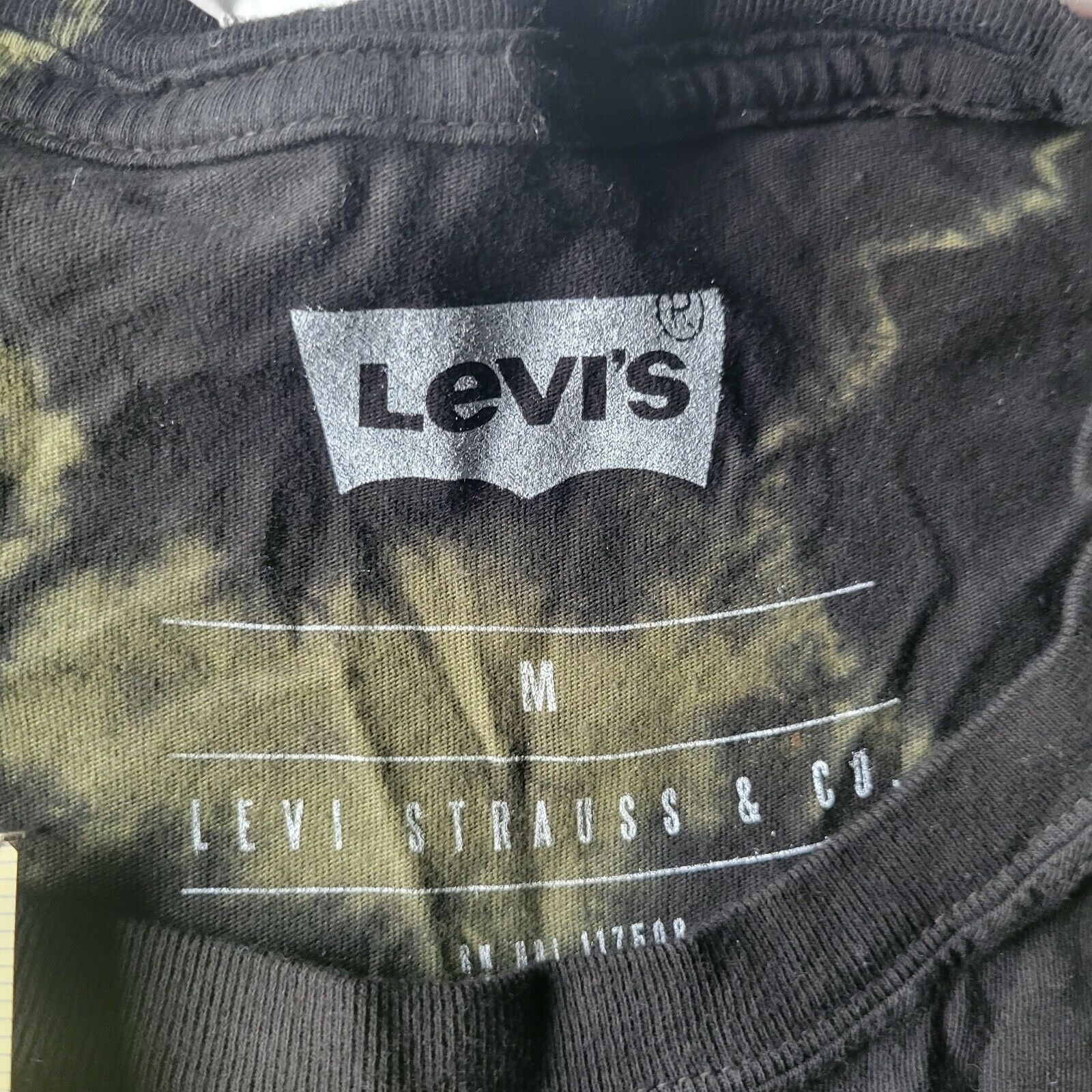 Levi's Men's Levi's Prewashed Camo Tshirt. Size Medium. Size US M / EU 48-50 / 2 - 6 Thumbnail