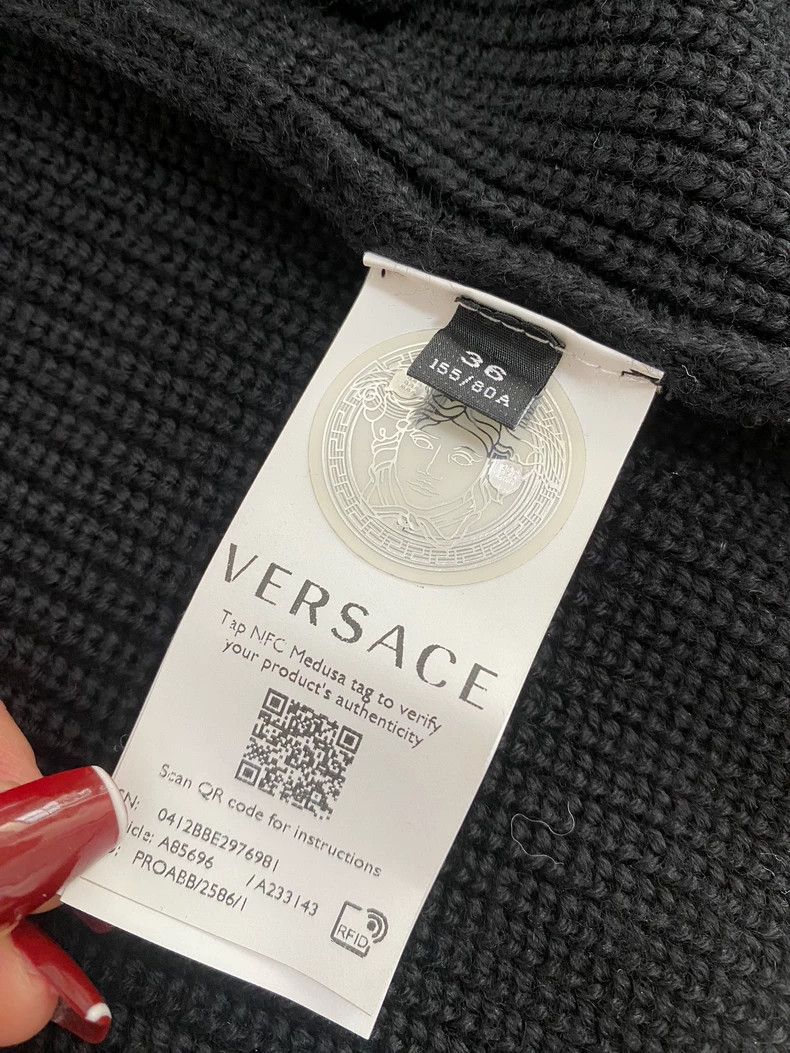 Versace Versace Gold pin black sweater cardigan Size M / US 6-8 / IT 42-44 - 7 Thumbnail
