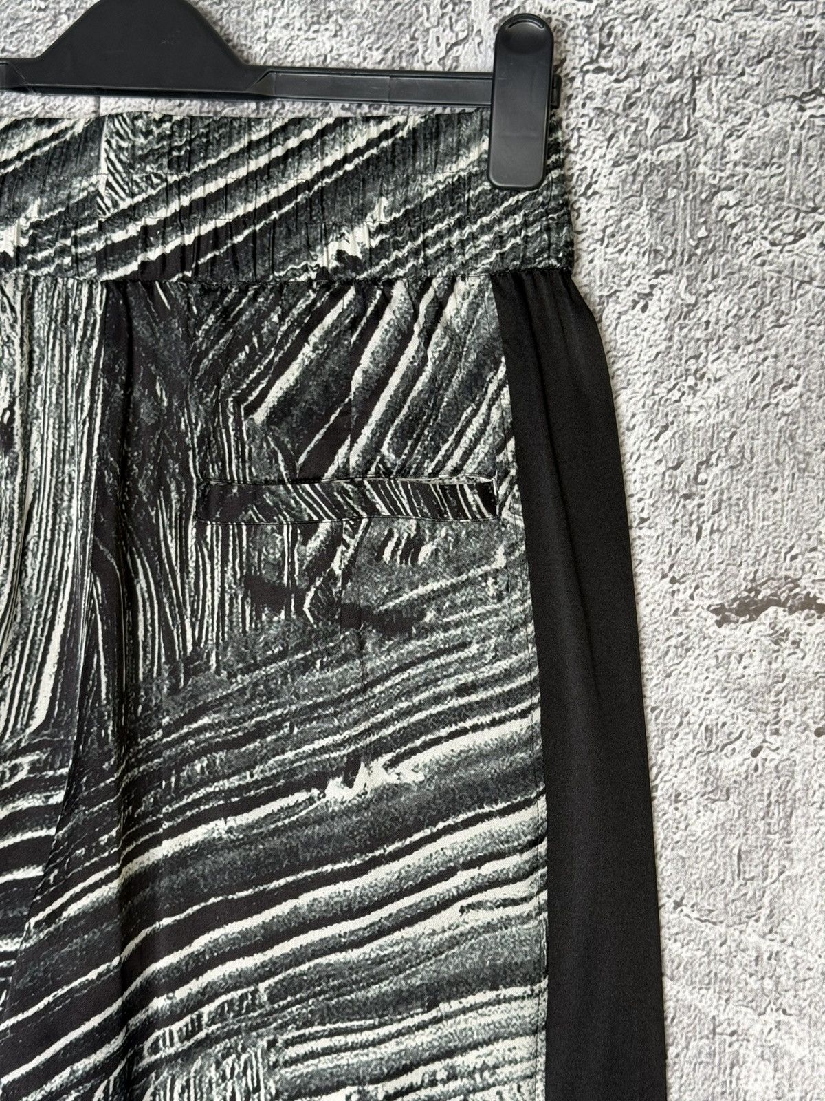 Helmut Lang Helmut Lang Method Silk Brushstroke Printed Drawstring Pants Size 30" / US 8 / IT 44 - 12 Thumbnail