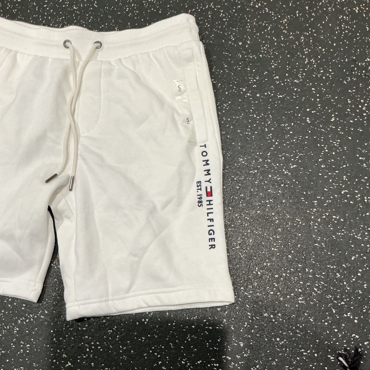 Tommy Hilfiger Tommy hilifiger shorts Size US 29 - 1 Thumbnail
