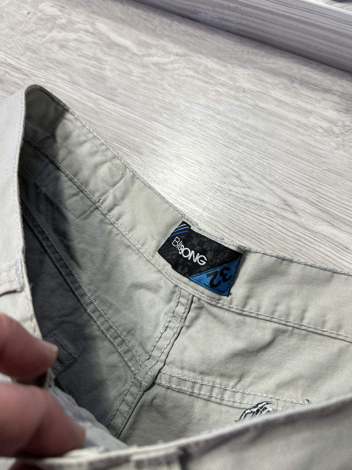 Billabong × Vintage Vintage Billabong Shorts With Logo Size US 32 / EU 48 - 9 Thumbnail