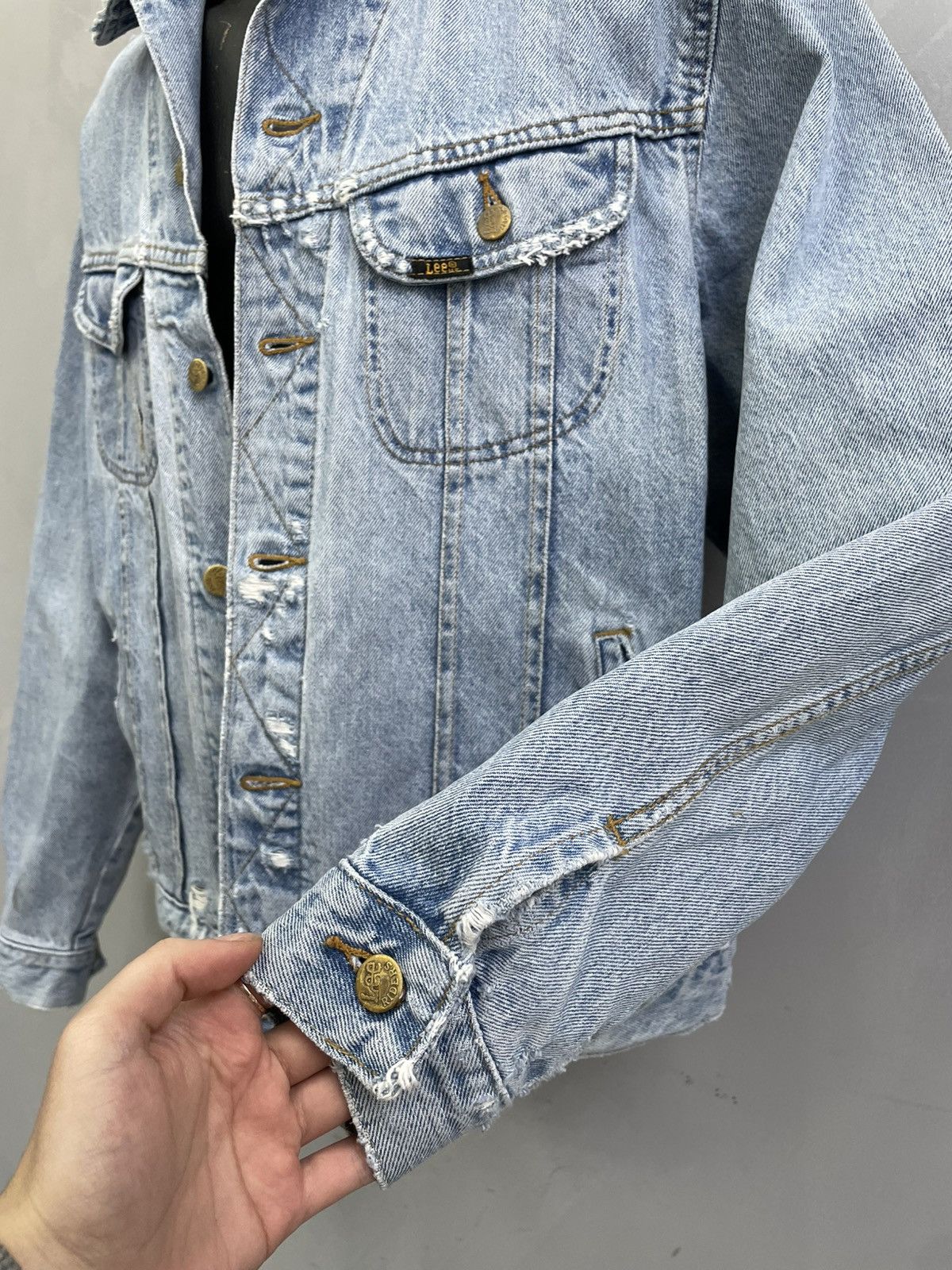 Lee Lee blue denim raiders jacket classic trucker jacjet faded Size US L / EU 52-54 / 3 - 7 Thumbnail