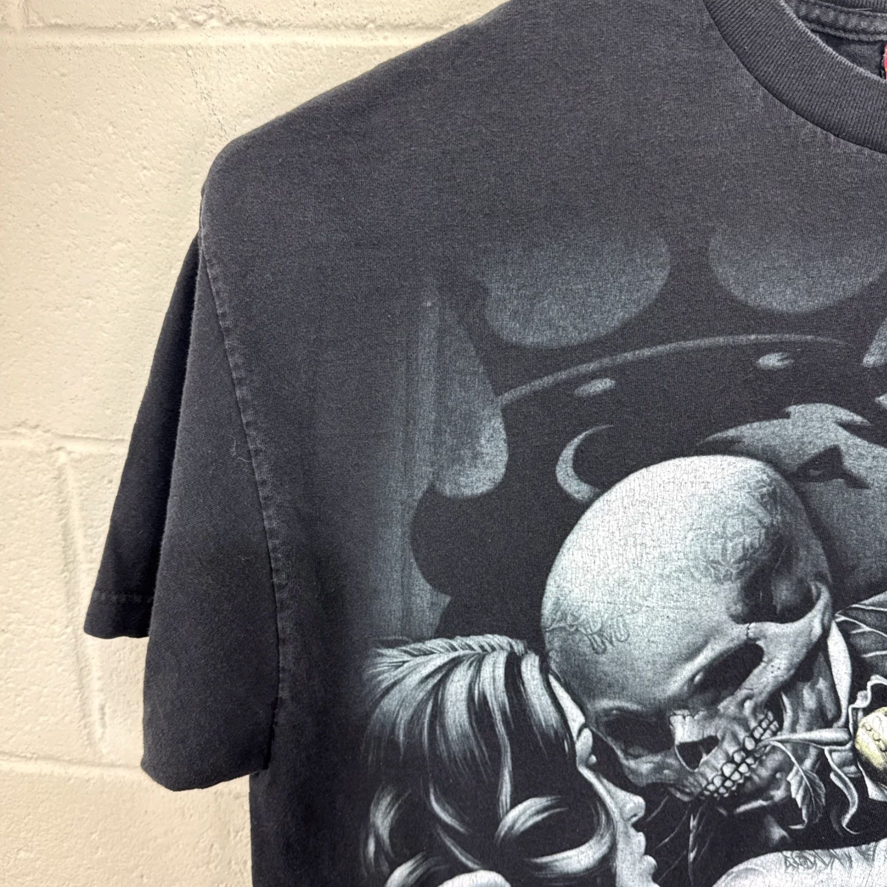 Vintage VINTAGE Ogabel Skeleton Dancing With Woman Black T-Shirt 2XL Men Cotton 2000s Y2K Punk Gothic Metal Size US XXL / EU 58 / 5 - 6 Thumbnail