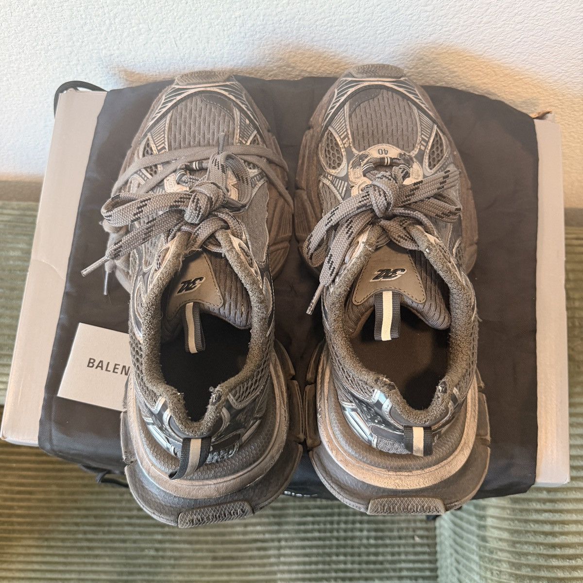 Balenciaga Balenciaga 3XL worn out Mud Size US 7 / EU 40 - 5 Thumbnail