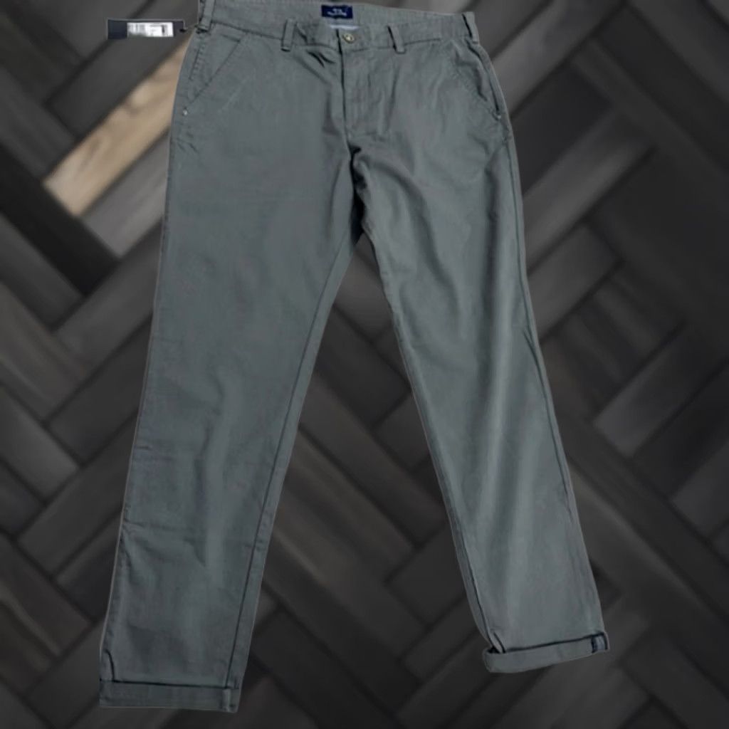 Harmont & Blaine Harmont & Blaine Gray Chino Pants Men XL Regular 52 Waist 32 Inseam Solid Style/Color/Size Size US 36 / EU 52 - 1 Thumbnail