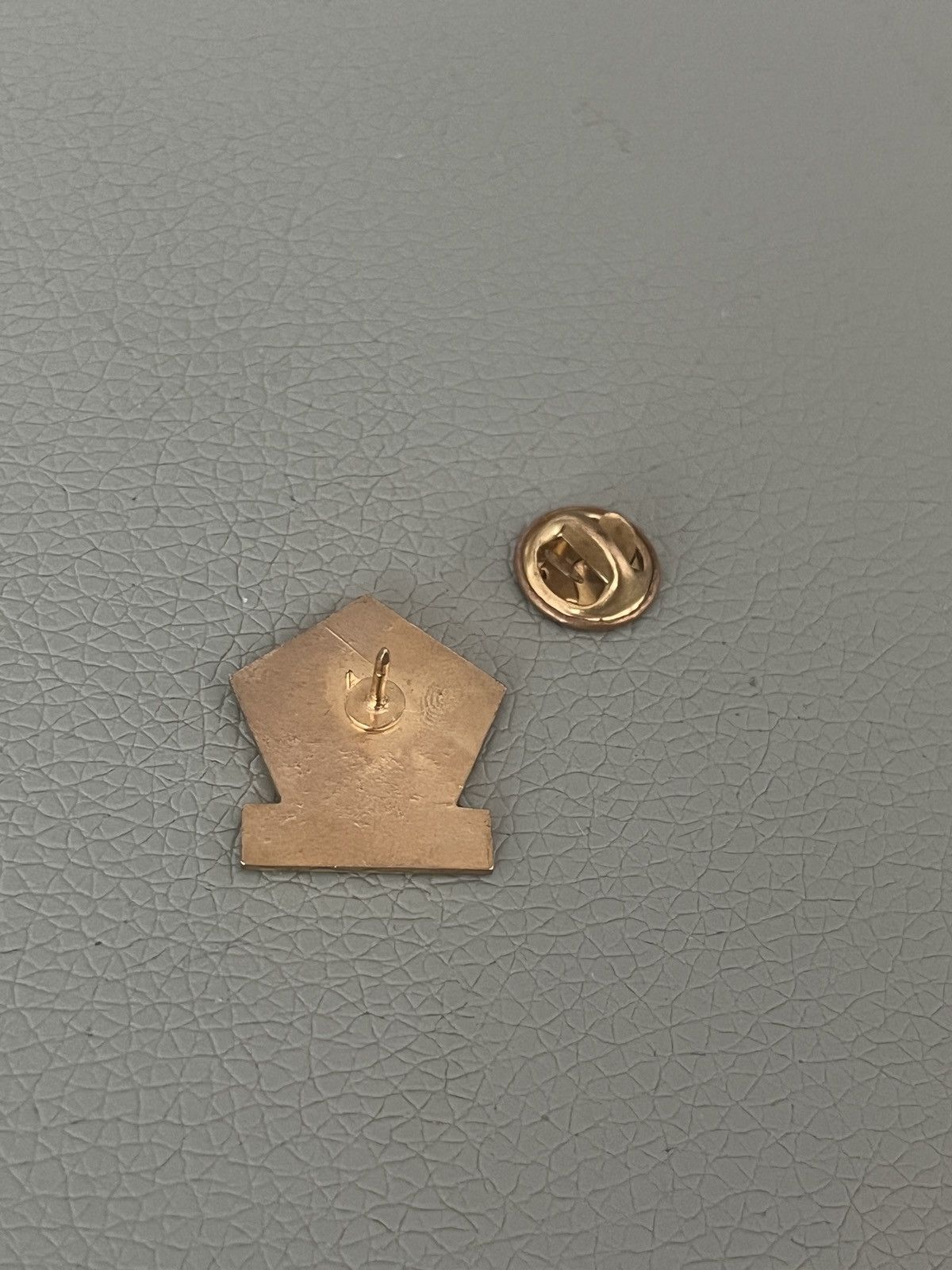 Vintage Chrysler car logo vintage pin Size ONE SIZE - 5 Thumbnail
