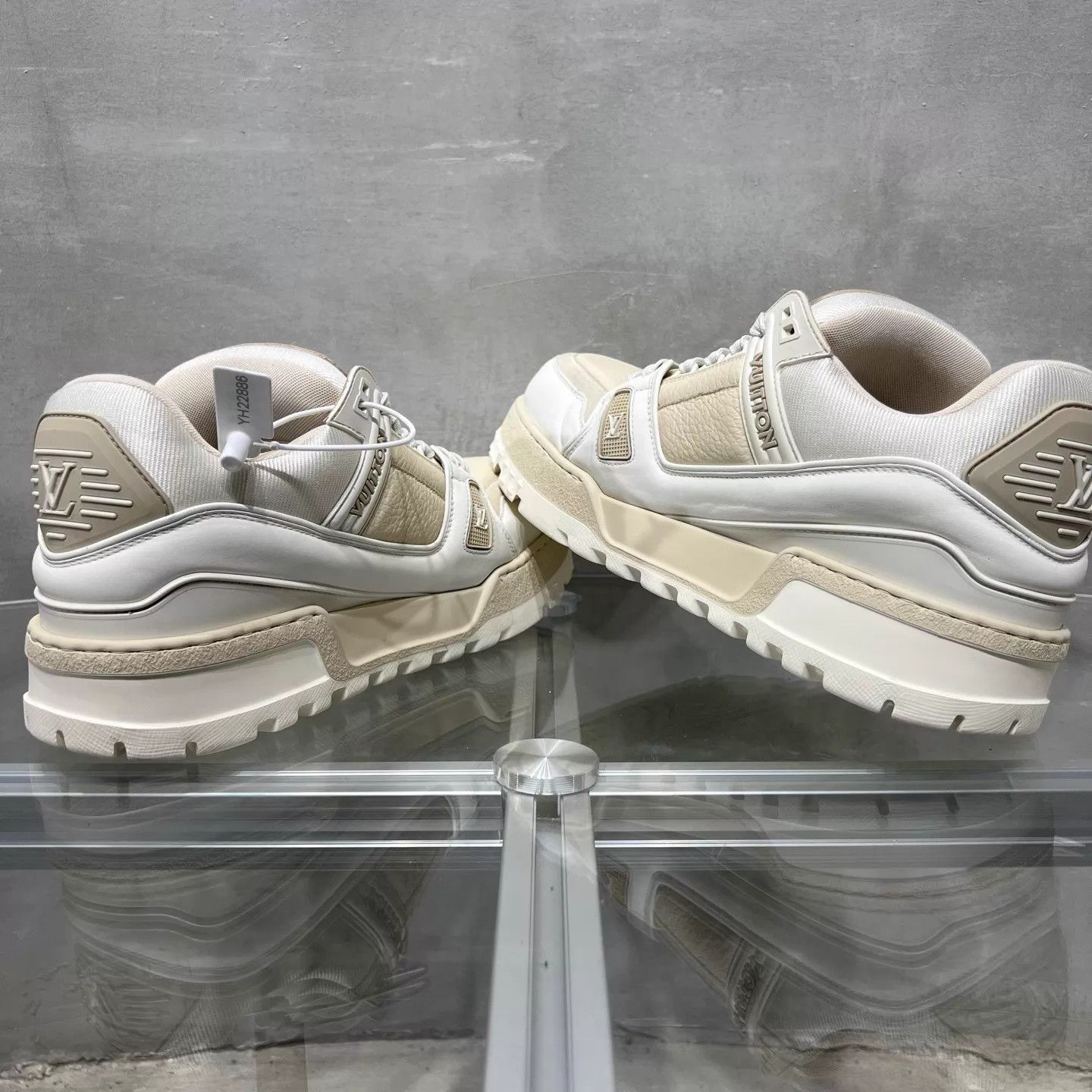Louis Vuitton LV Trainer Cream UK8.5 42.5 YH22885 Size US 9.5 / EU 42-43 - 5 Thumbnail