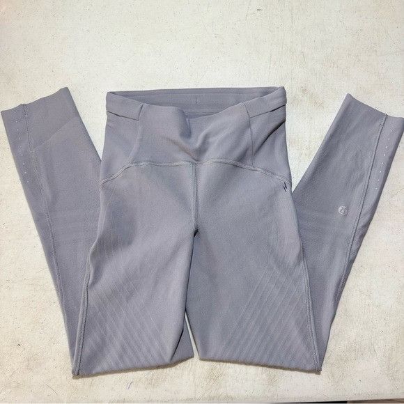 Lululemon LULULEMON GRAY ATHLETIC LEGGINGS SZ 2 Size 26" / US 2 / IT 38 - 2 Thumbnail