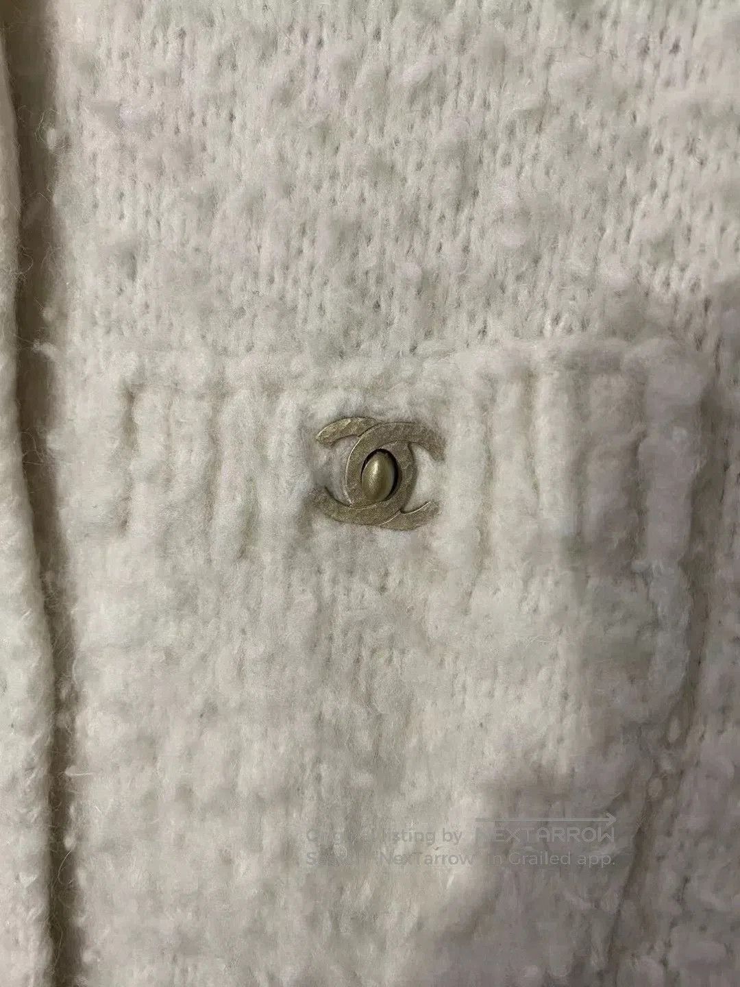 Chanel Chanel White Teddy Coat with Logo Buttons. Size US XS / EU 42 / 0 - 6 Thumbnail