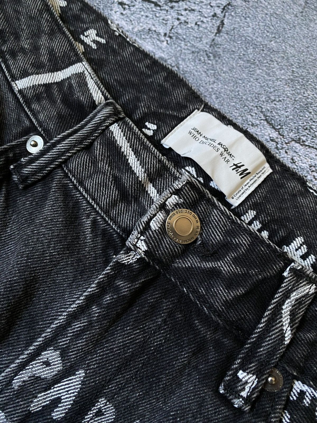 H&M × Jean-Michel Basquiat × Who Decides War Jean Michel Basquiat Who Decides War Bootcat Flare Jeans Size US 32 / EU 48 - 8 Thumbnail