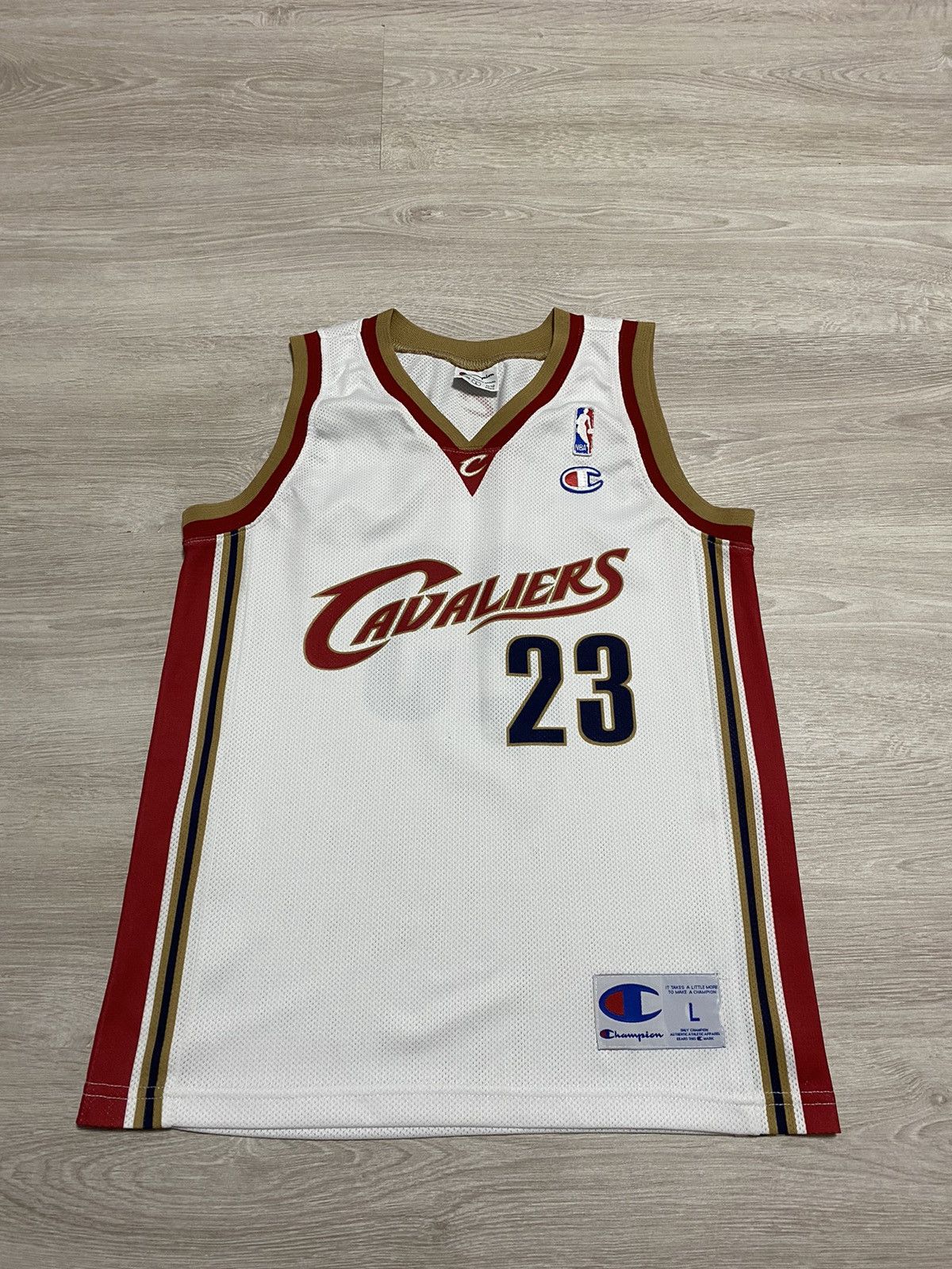 Champion Vintage Lebron James 23 Cavaliers Size junior L man XS Size US XS / EU 42 / 0 - 1 Thumbnail
