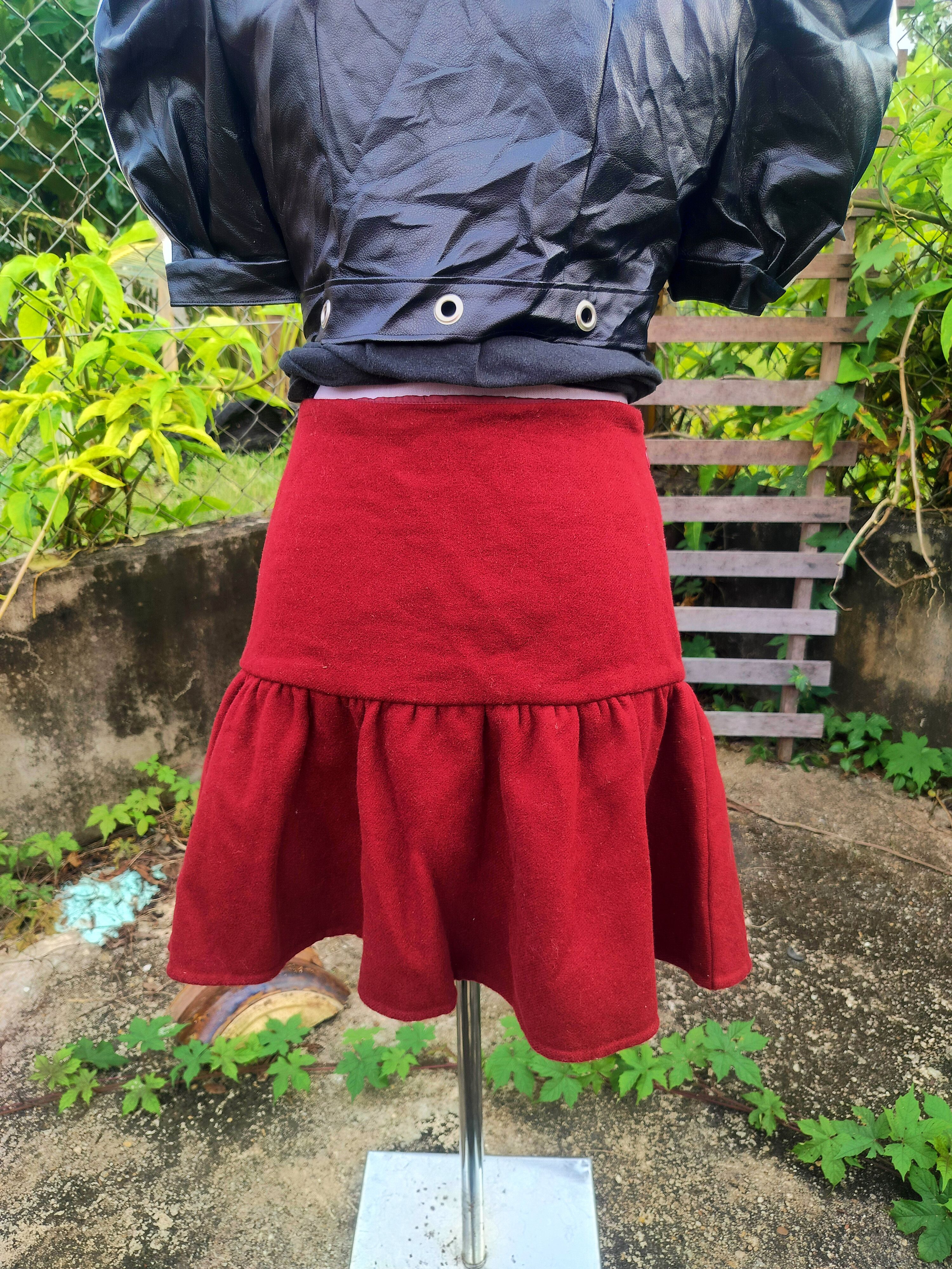 Prada PRADA WOOL MIDI SKIRT Size 38" / US 16 / IT 52 - 9 Thumbnail