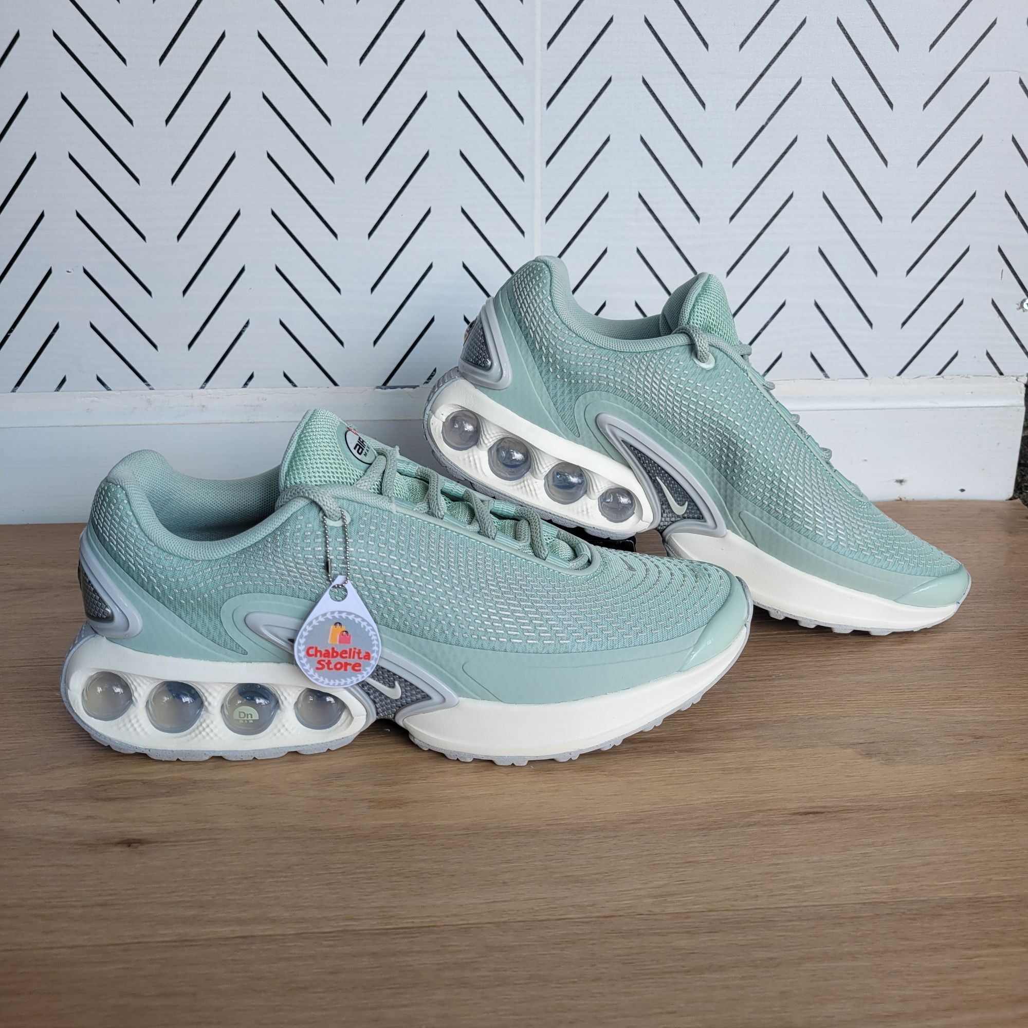✨Nike Air Max DN SE Seafoam Size 9 Women's Shoes Sneakers Mi