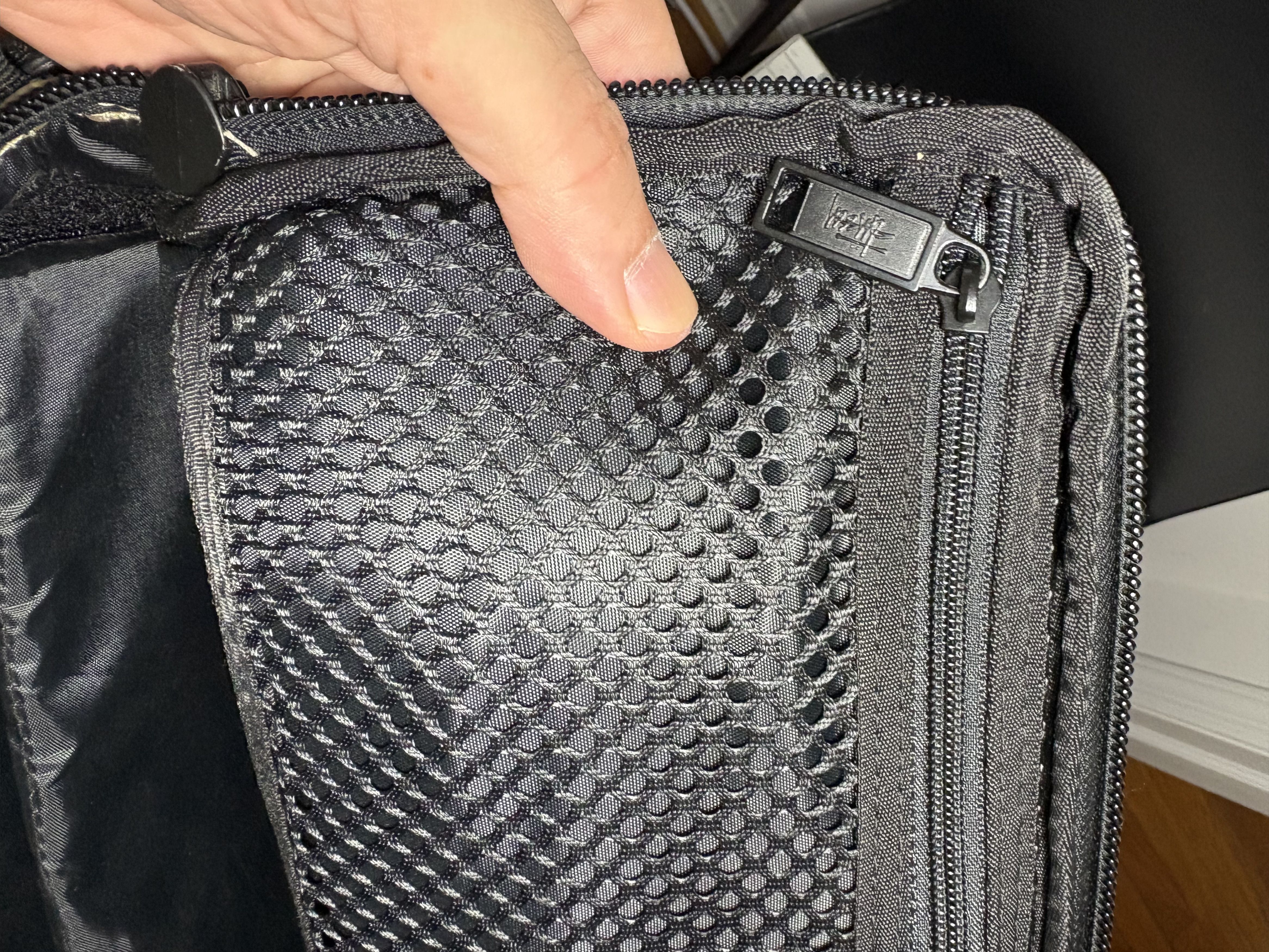 Stussy Stussy + LV monogram DJ bag (vintage authentic) Size ONE SIZE - 7 Thumbnail