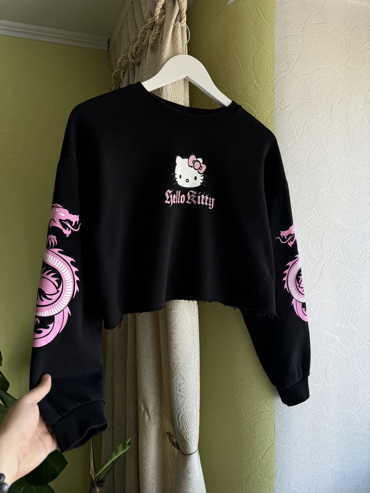 Japanese Brand Y2K Hello Kitty Cropped Japanese Dragon Sweatshirt if6was9 Size L / US 10 / IT 46 - 4 Thumbnail