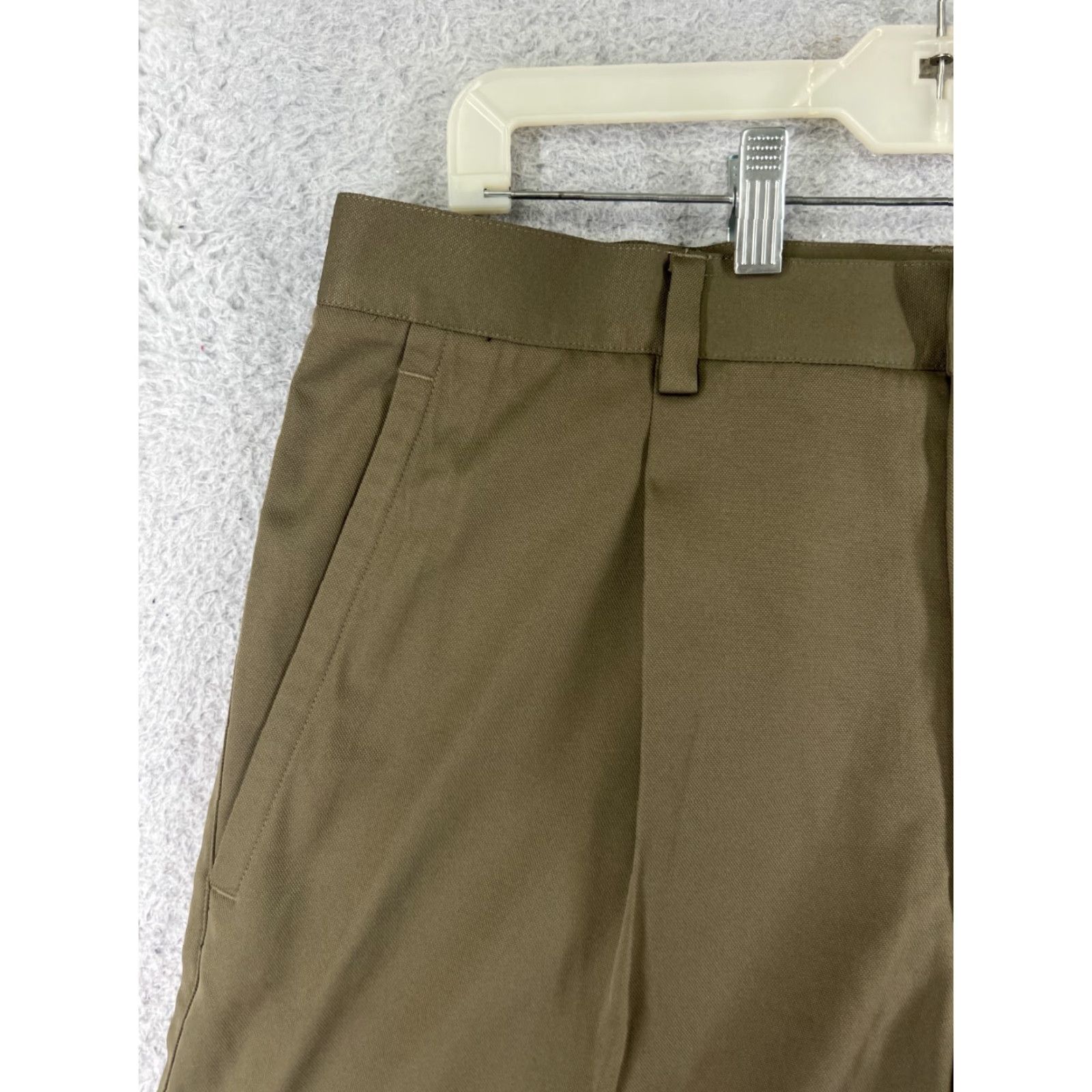 Nike Nike Shorts Adult 36 Beige Golf Pockets 36x10 Swoosh Polyester Bermuda Casual Mens Athletic Sports 90s (Vintage) Size US 36 / EU 52 - 7 Thumbnail