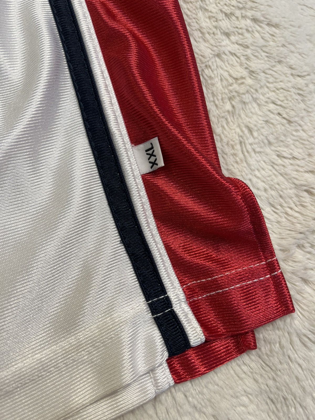 NCAA Vintage 90s NCAA Louisville Cardinals #33 Basketball Jersey Size US XXL / EU 58 / 5 - 3 Thumbnail