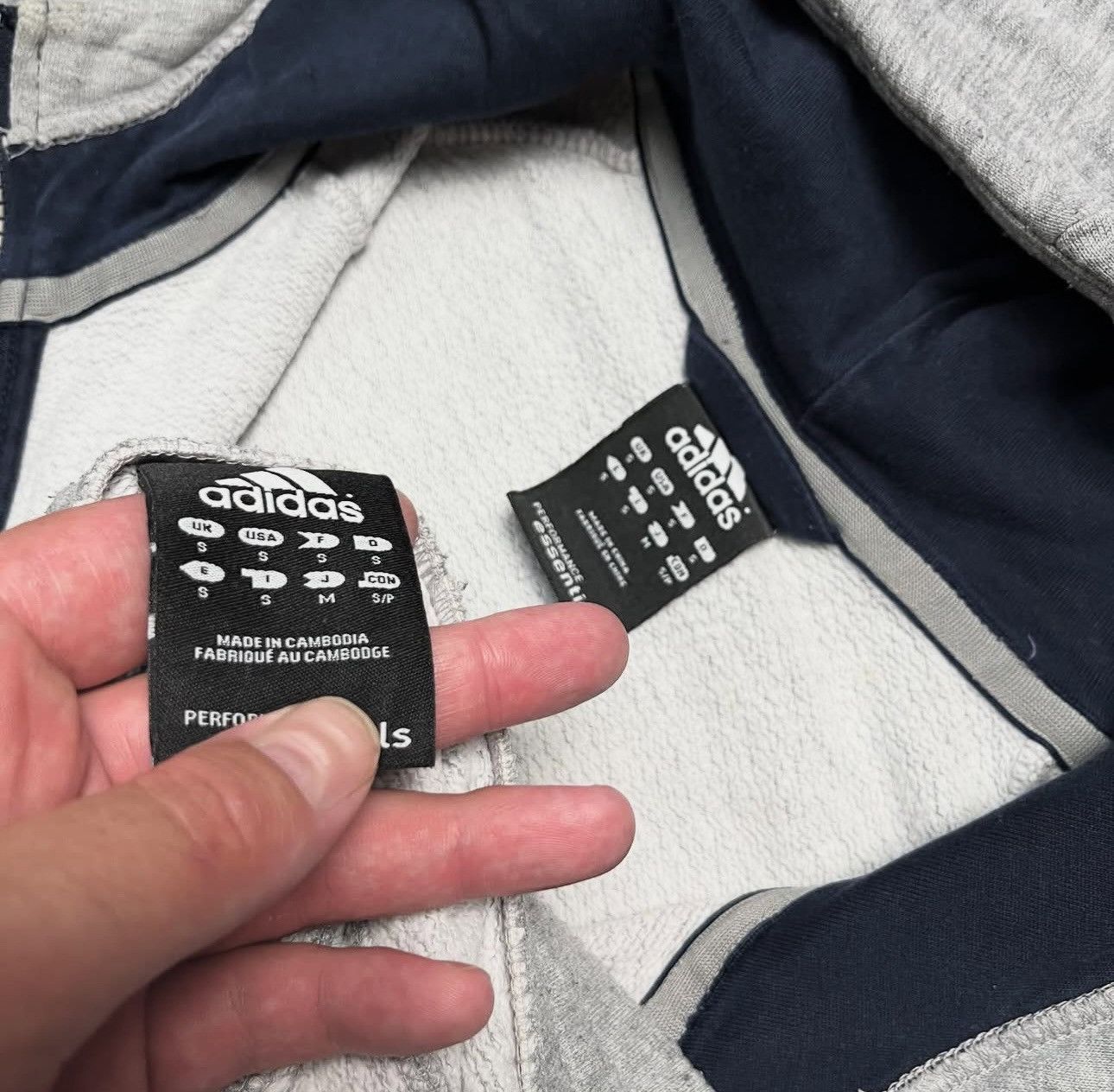 Adidas Vintage adidas performance essentials tracksuit old school Size US S / EU 44-46 / 1 - 5 Thumbnail