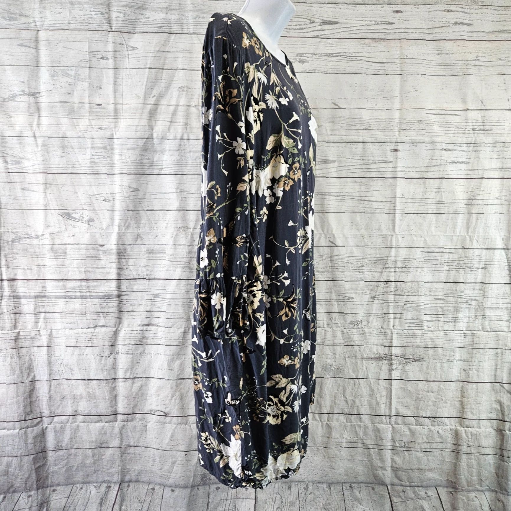 Old Navy Old Navy Womens Dress Large Gray White Floral 3/4 Sleeve Rayon Shift Size L / US 10 / IT 46 - 3 Thumbnail