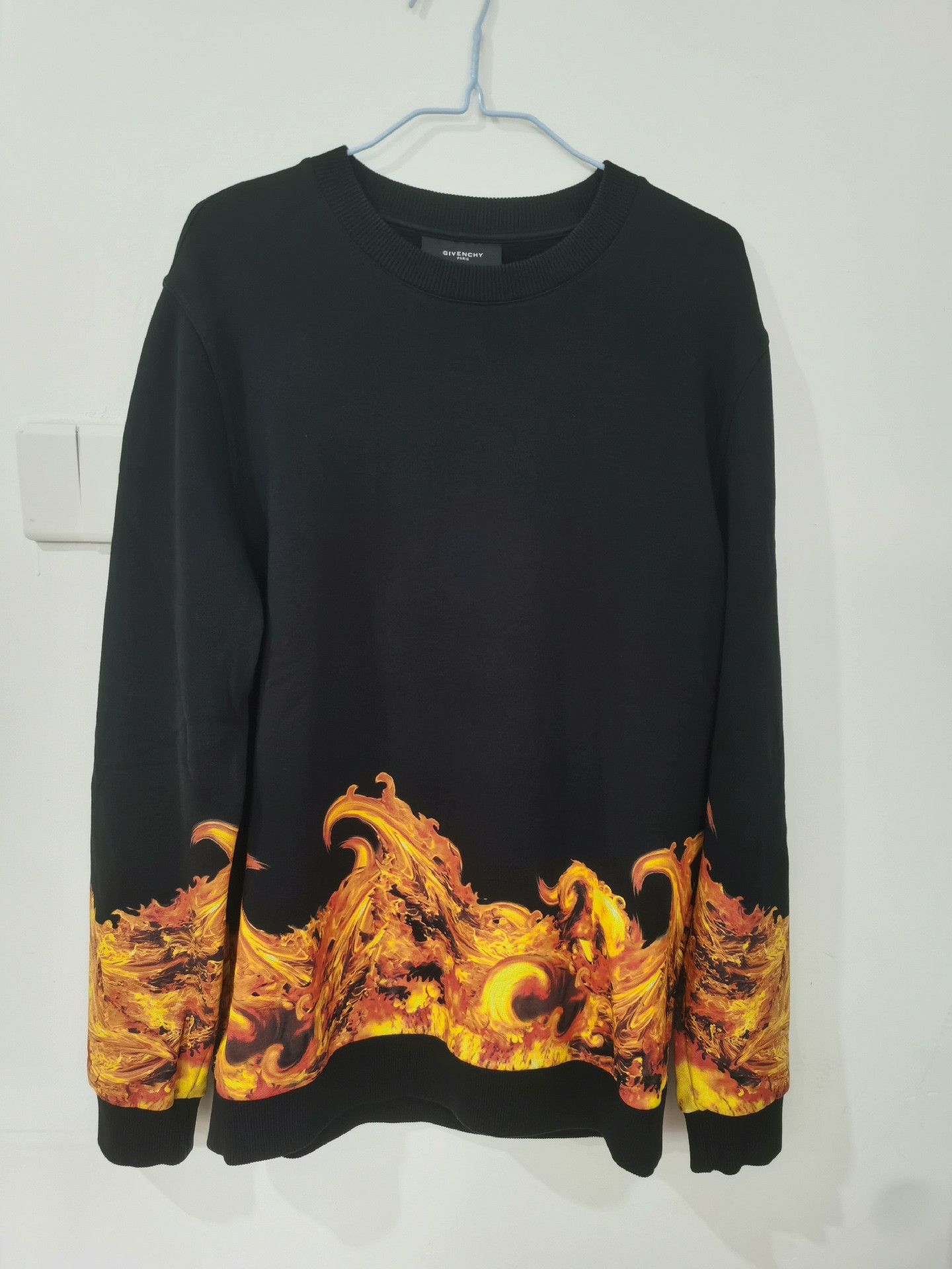 Givenchy Givenchy Flame Print Sweatshirt Size US S / EU 44-46 / 1 - 1 Thumbnail