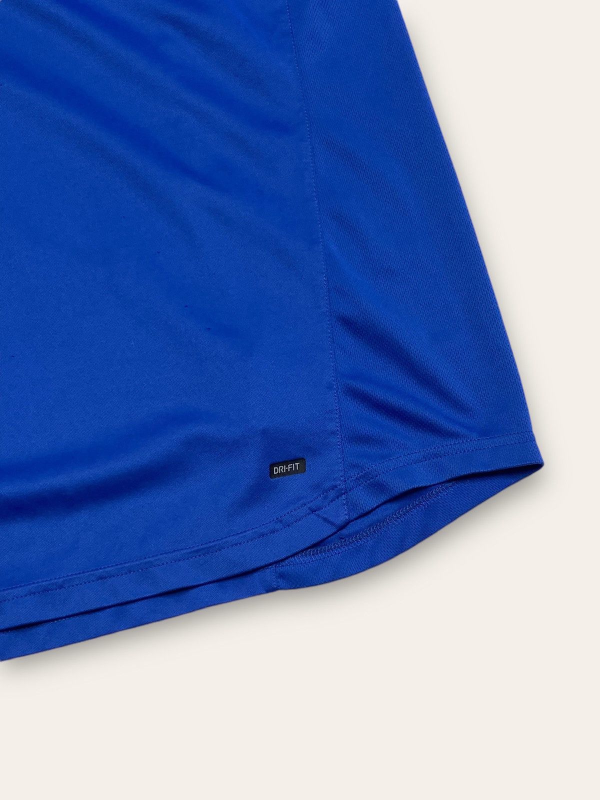 Nike 00s Vintage NIKE Team Big Logo Blue Polyester Tee Shirt Y2K Size US M / EU 48-50 / 2 - 2 Thumbnail