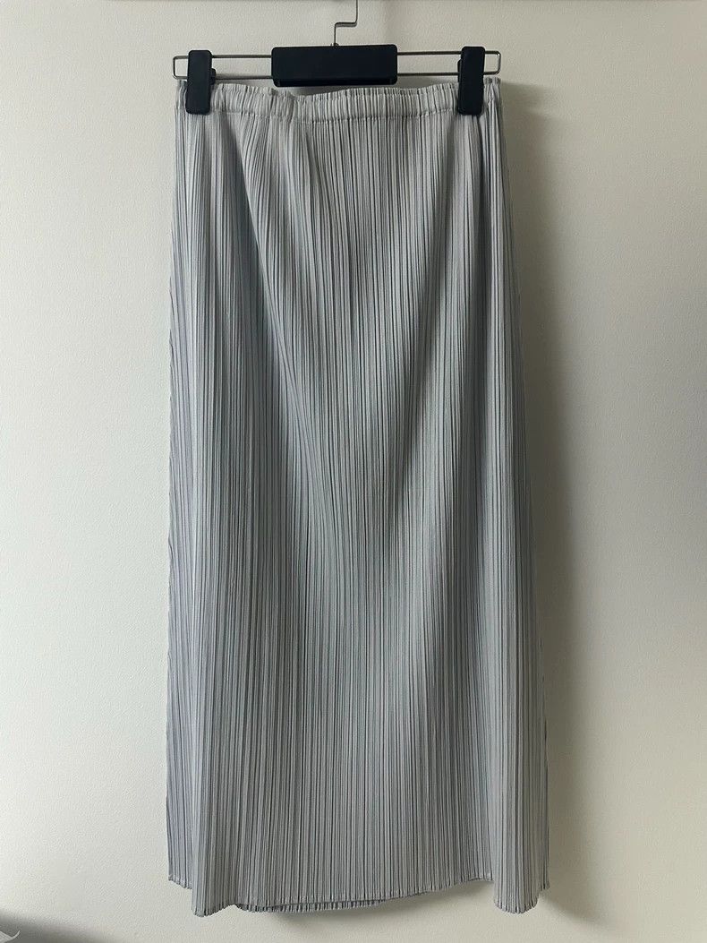 Issey Miyake Issey Miyake size:3 Light grey pleated skirt Size 31" - 1 Thumbnail