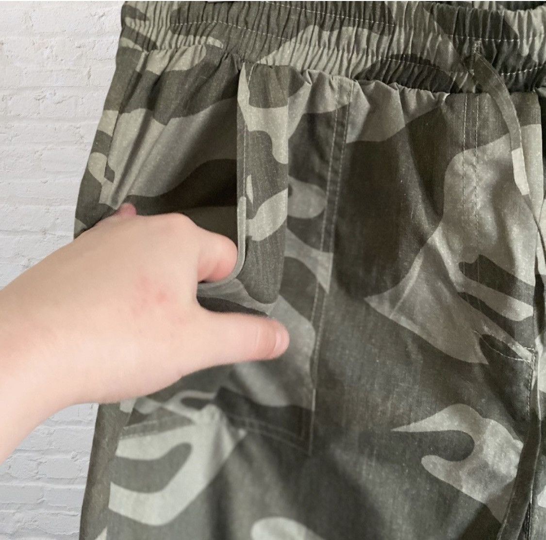 Other ARMY CAMO PRINT DRAWSTRING JOGGERS SZ L Size 32" / US 10 / IT 46 - 2 Thumbnail