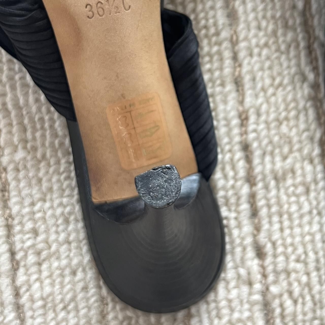 Gucci Black Gucci mules with satin pleat twist Size US 5.5 / IT 35.5 - 5 Thumbnail