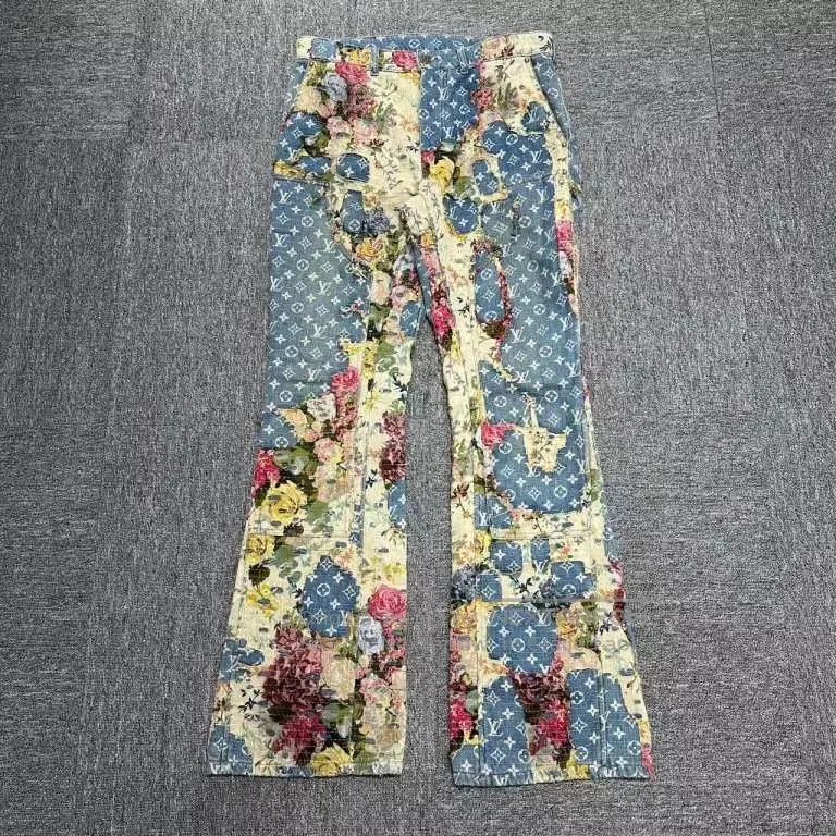 Louis Vuitton louis vuitton floral destruction boro jeans. Size US 34 / EU 50 - 2 Thumbnail