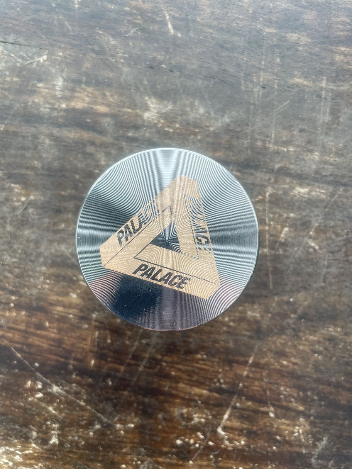 小物入れ palaceskateboard TRI-FERGBOBBLEHEAD TRI-FERG PIN BADGE BRIT | PALACE SKATEBOARDS