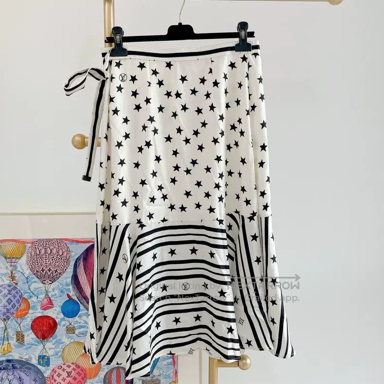 Louis Vuitton Louis Vuitton Star Silk Skirt Size 37" - 2 Thumbnail