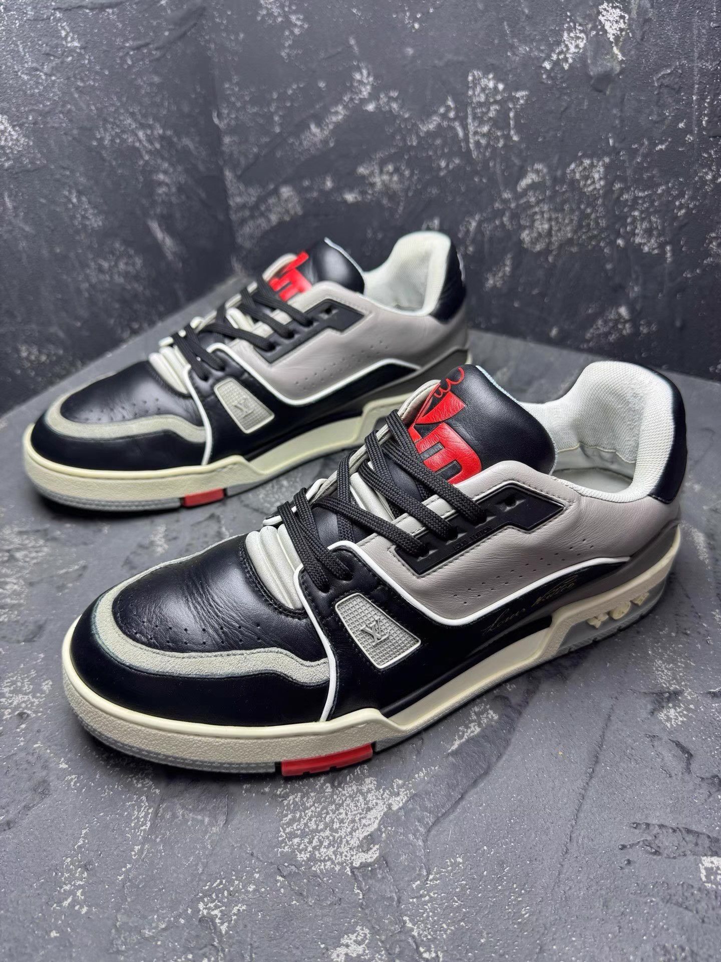 Louis Vuitton LV Trainer Black Cement Q10 Size US 8 / EU 41 - 1 Thumbnail